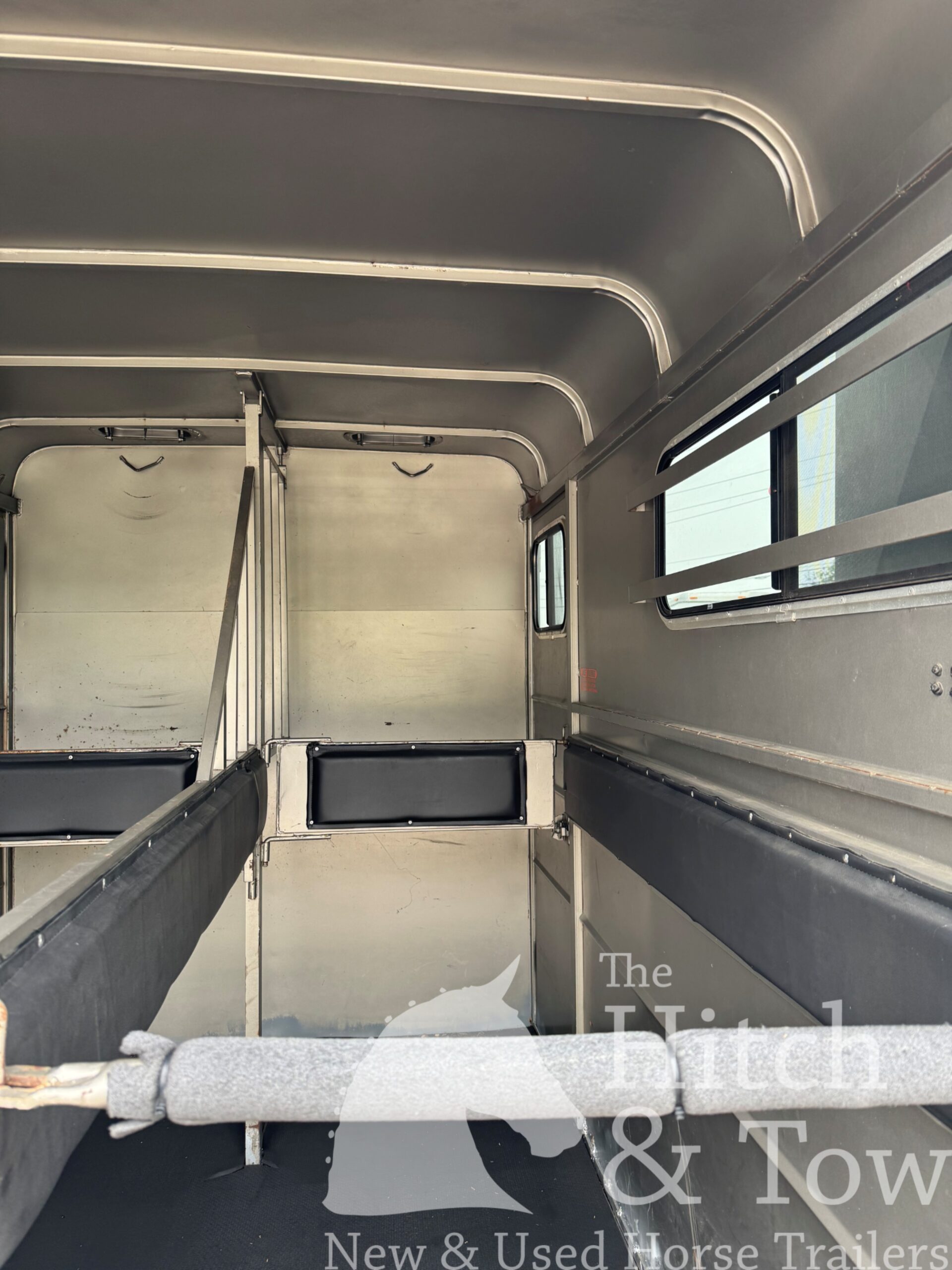 2009 CALICO CLASSIC 2 HORSE STRAIGHT LOAD BUMPER PULL W/ DRESSING ROOM $5,900