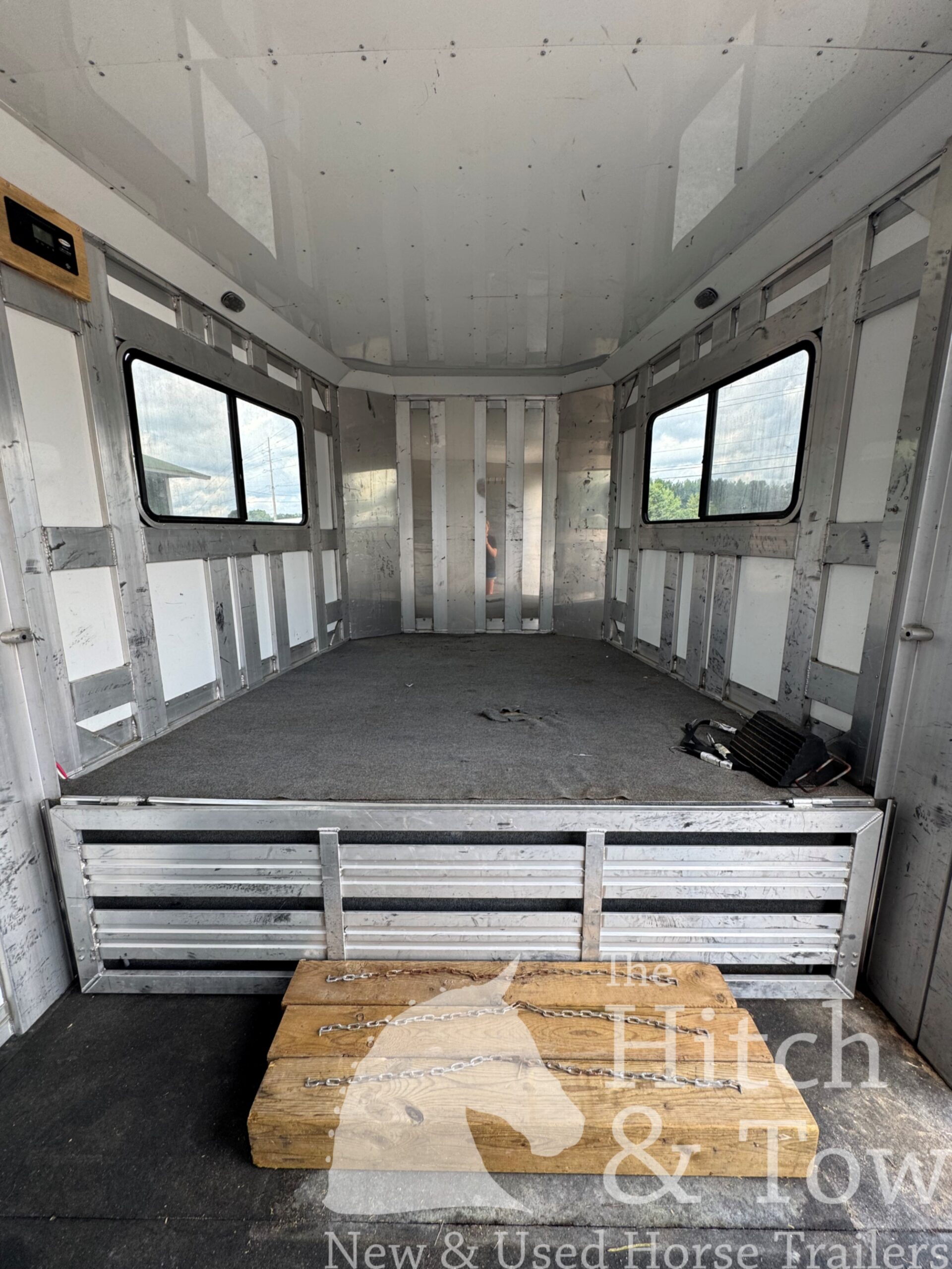 2017 ADAM 9 HORSE GOOSENECK & 2008 FREIGHTLINER TRUCK! $135,000