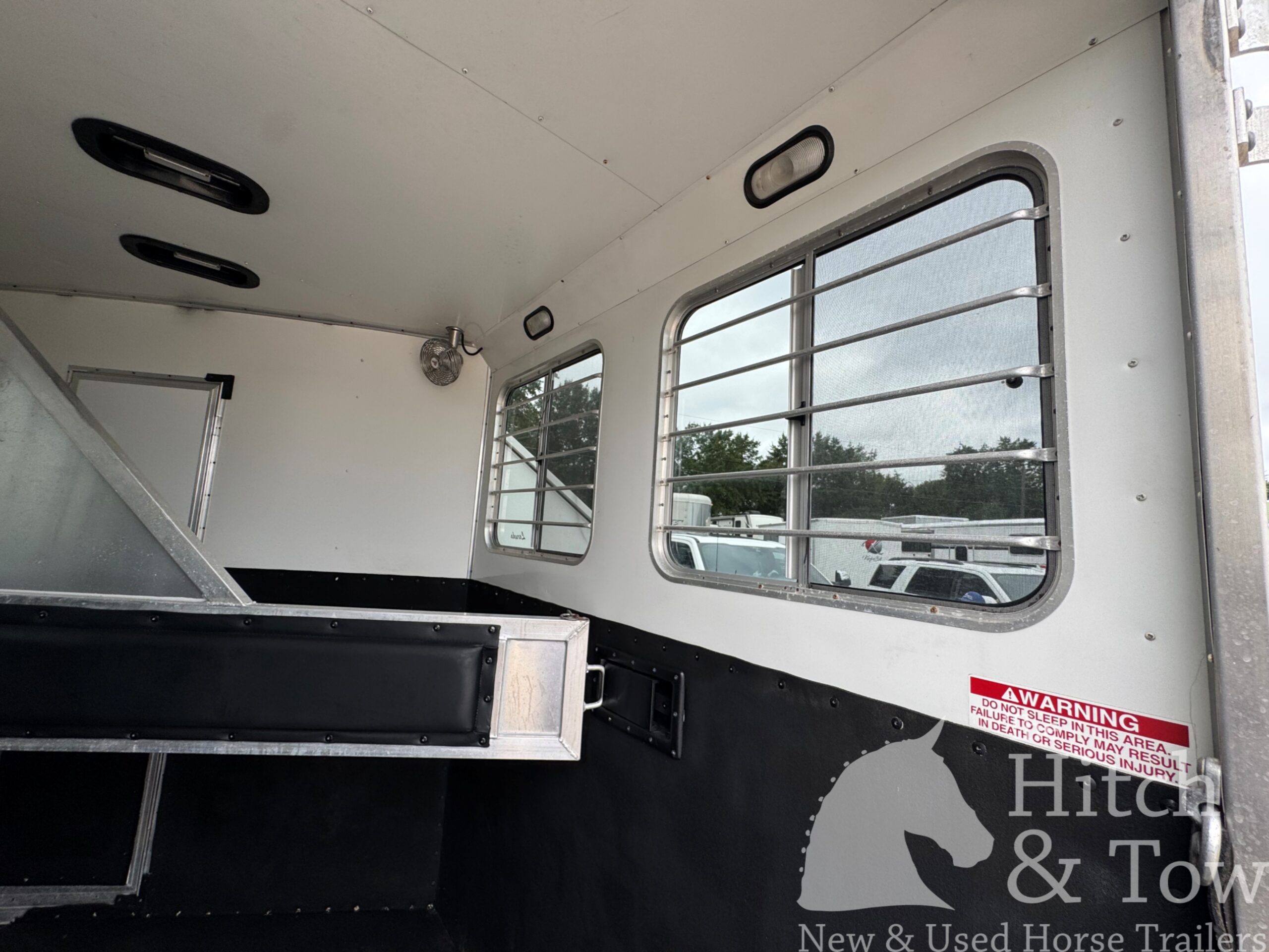 2008 LAKOTA 2 HORSE BUMPER PULL WITH 7′ LIVING QUARTERS $29,900