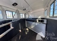 2011 HOMESTEADER 3 HORSE SLANT BUMPER PULL W/ DRESSING ROOM $12,900