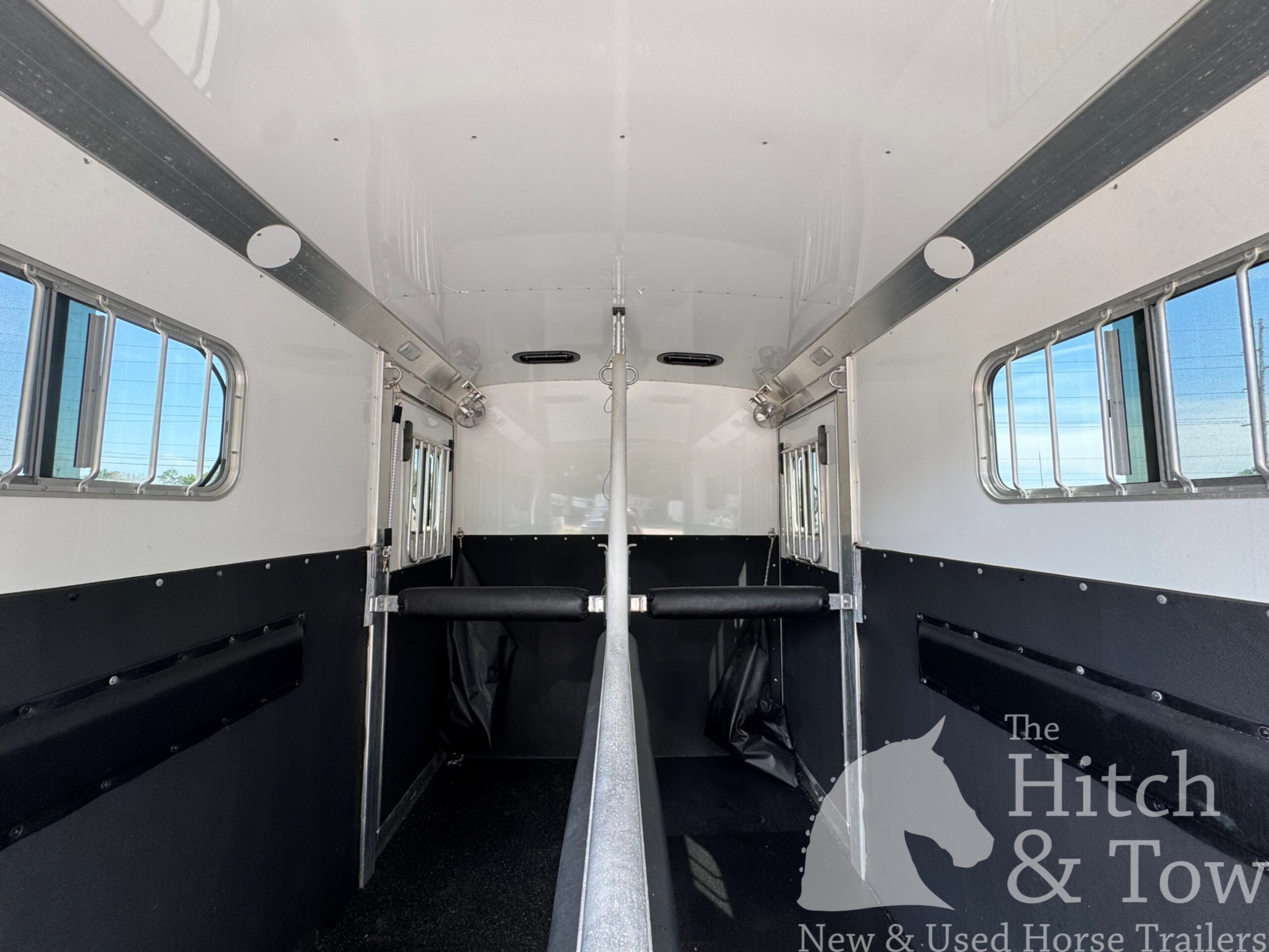 2021 4 STAR 2 HORSE STRAIGHT LOAD BUMPER PULL! $29,500