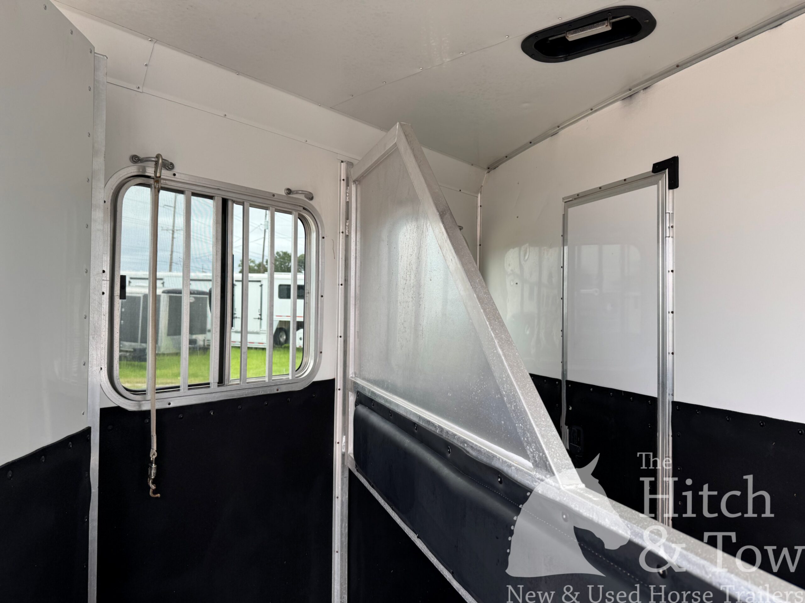 2008 LAKOTA 2 HORSE BUMPER PULL WITH 7′ LIVING QUARTERS $29,900