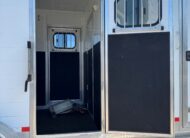 2007 JAMCO 2 HORSE STRAIGHT LOAD GOOSENECK WITH 9′ LQ! $37,500