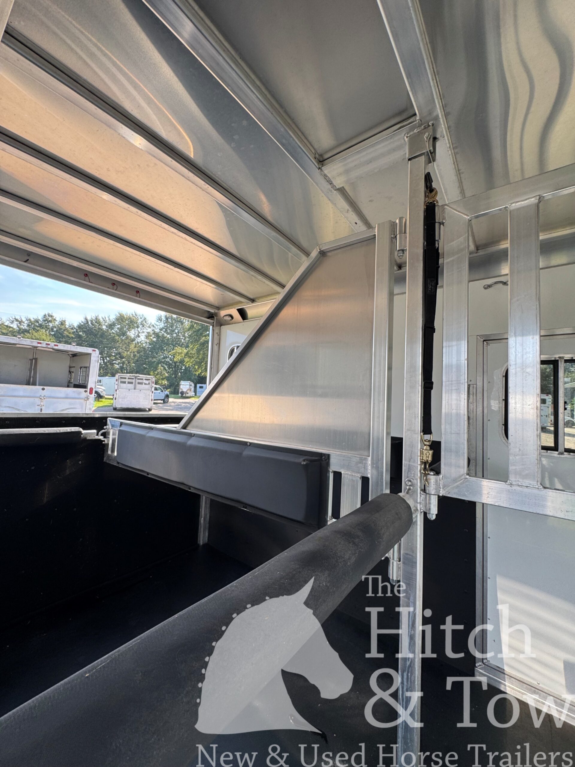 2025 ADAM 2 HORSE BUMPER PULL W/ DRESSING ROOM & UPGRADES!! $18,500