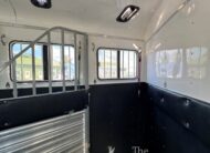 2011 HOMESTEADER 3 HORSE SLANT BUMPER PULL W/ DRESSING ROOM $12,900
