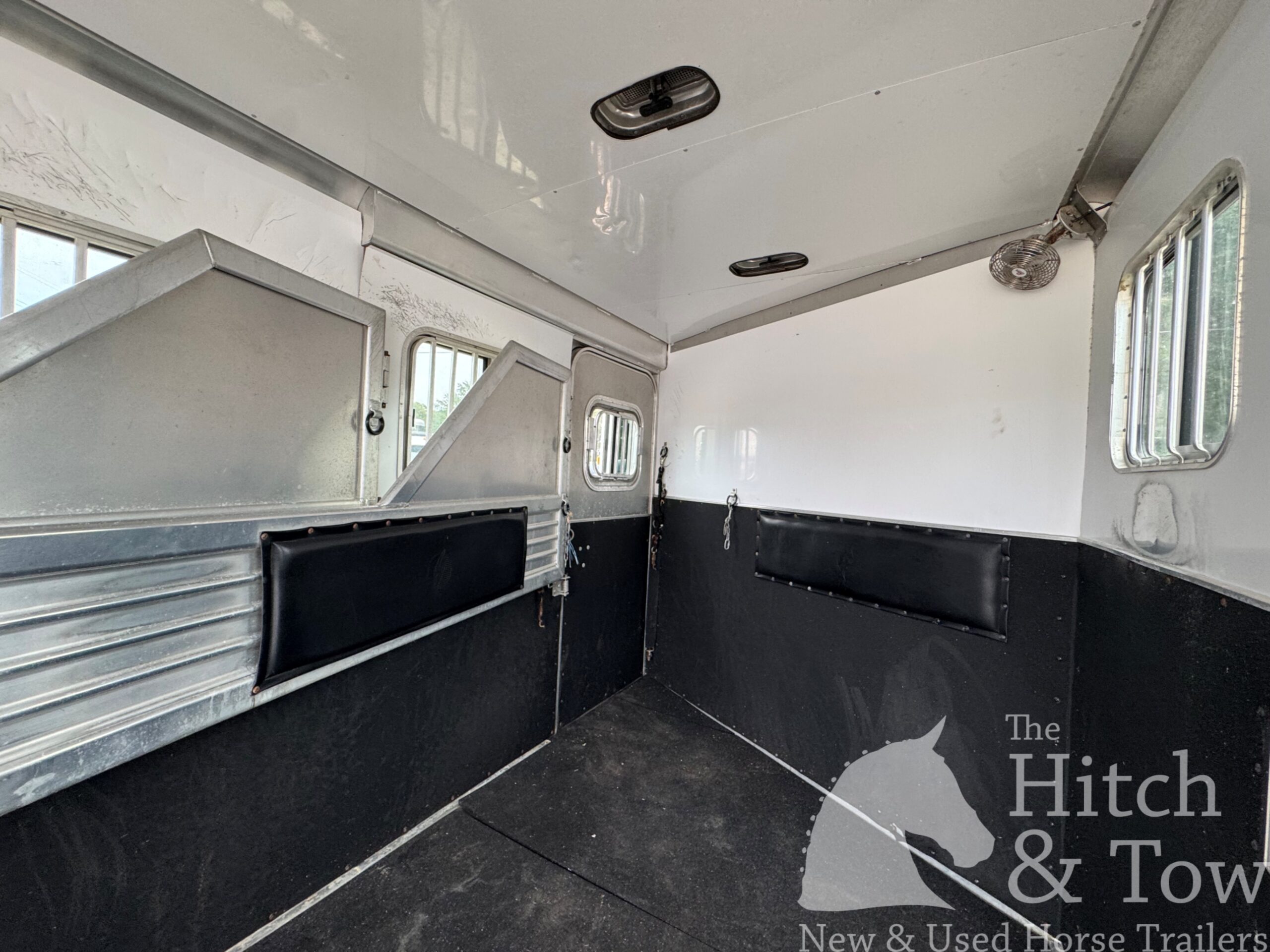 2007 FEATHERLITE 4 HORSE SLANT GOOSENECK HORSE TRAILER $17,500.