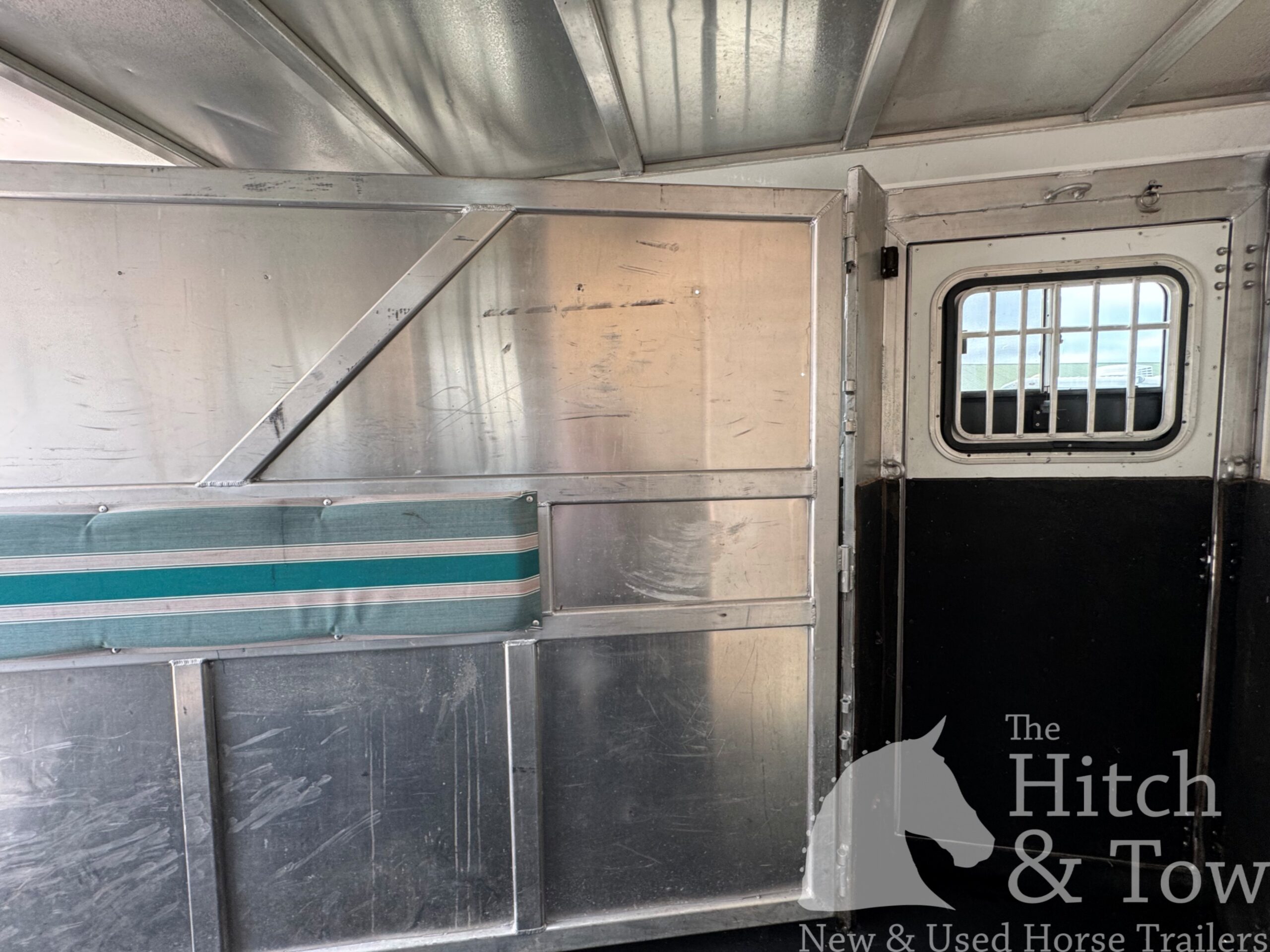 2006 SILVERLITE 3 HORSE GOOSENECK WITH 10′ LIVING QUARTERS $30,000