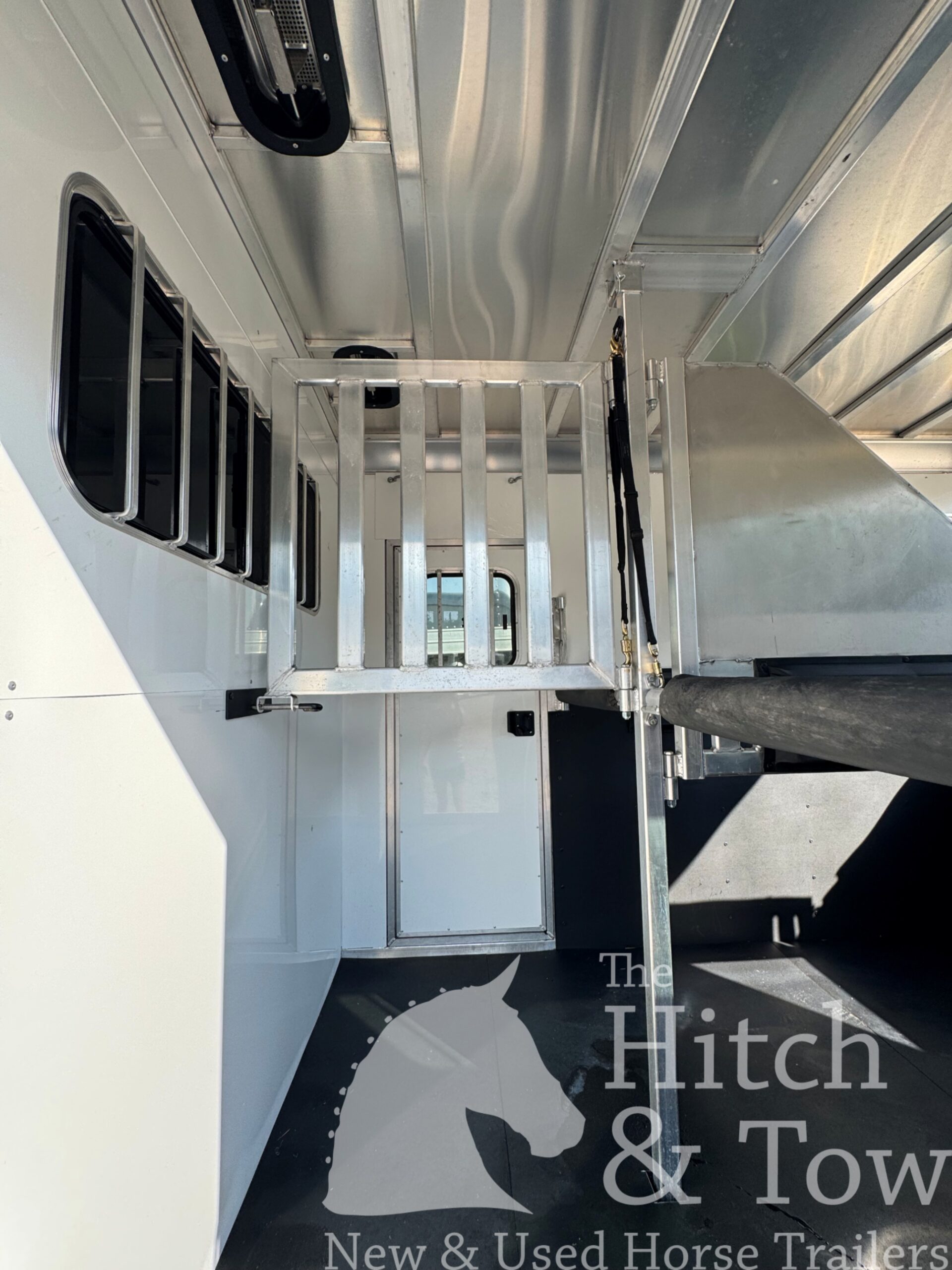 2025 ADAM 2 HORSE BUMPER PULL W/ DRESSING ROOM & UPGRADES!! $18,500