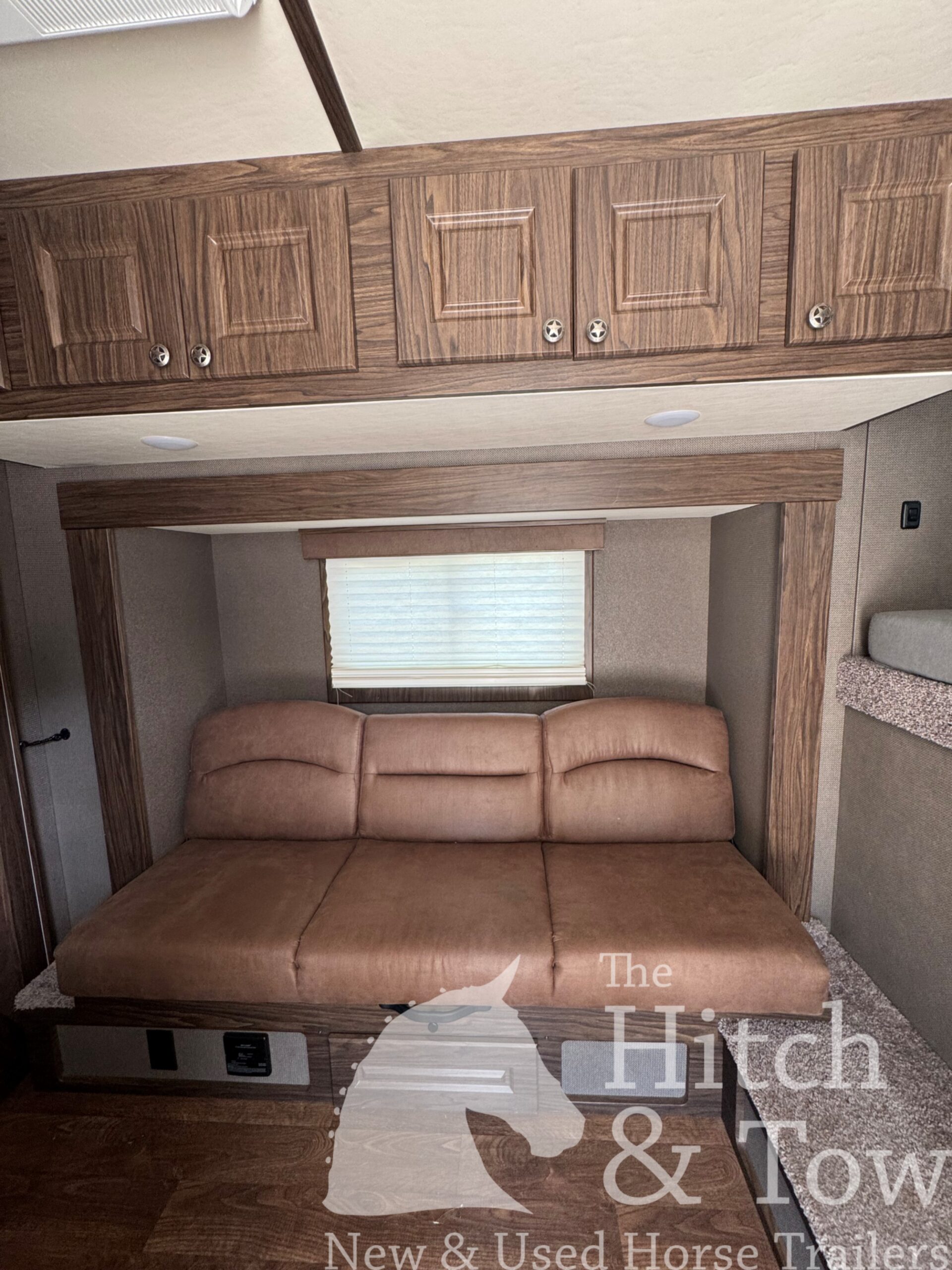 2022 SHADOW 3 HORSE SLANT LOAD LIVING QUARTERS TRAILER W/ UPGRADES & SLIDE OUT! $54,000