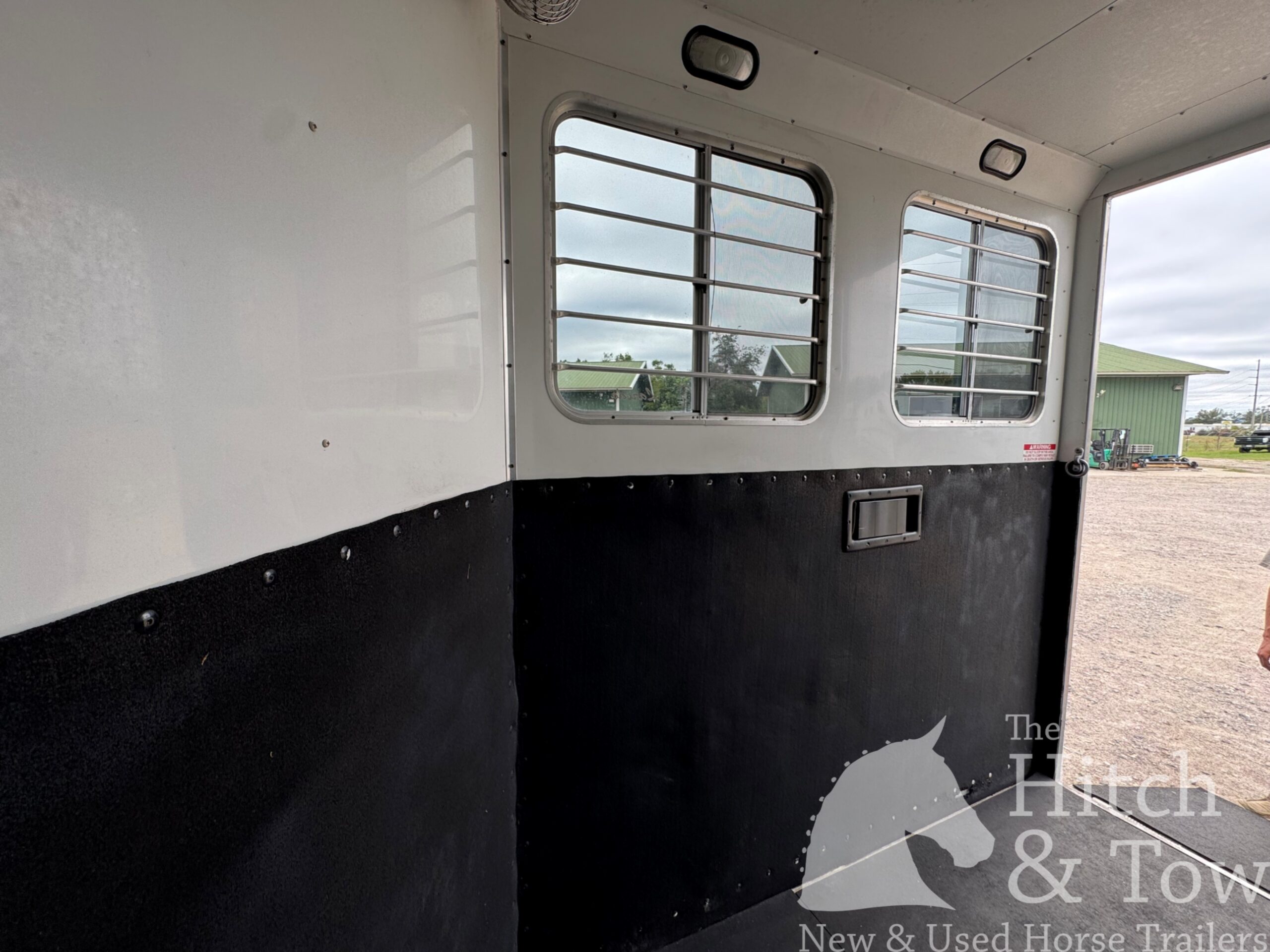 2008 LAKOTA 2 HORSE BUMPER PULL WITH 7′ LIVING QUARTERS $29,900