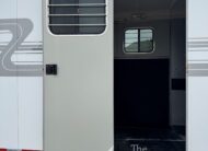 2007 HAWK 2 HORSE GOOSENECK TRAILER W/ SIDE RAMP AND DRESSING ROOM! $14,900