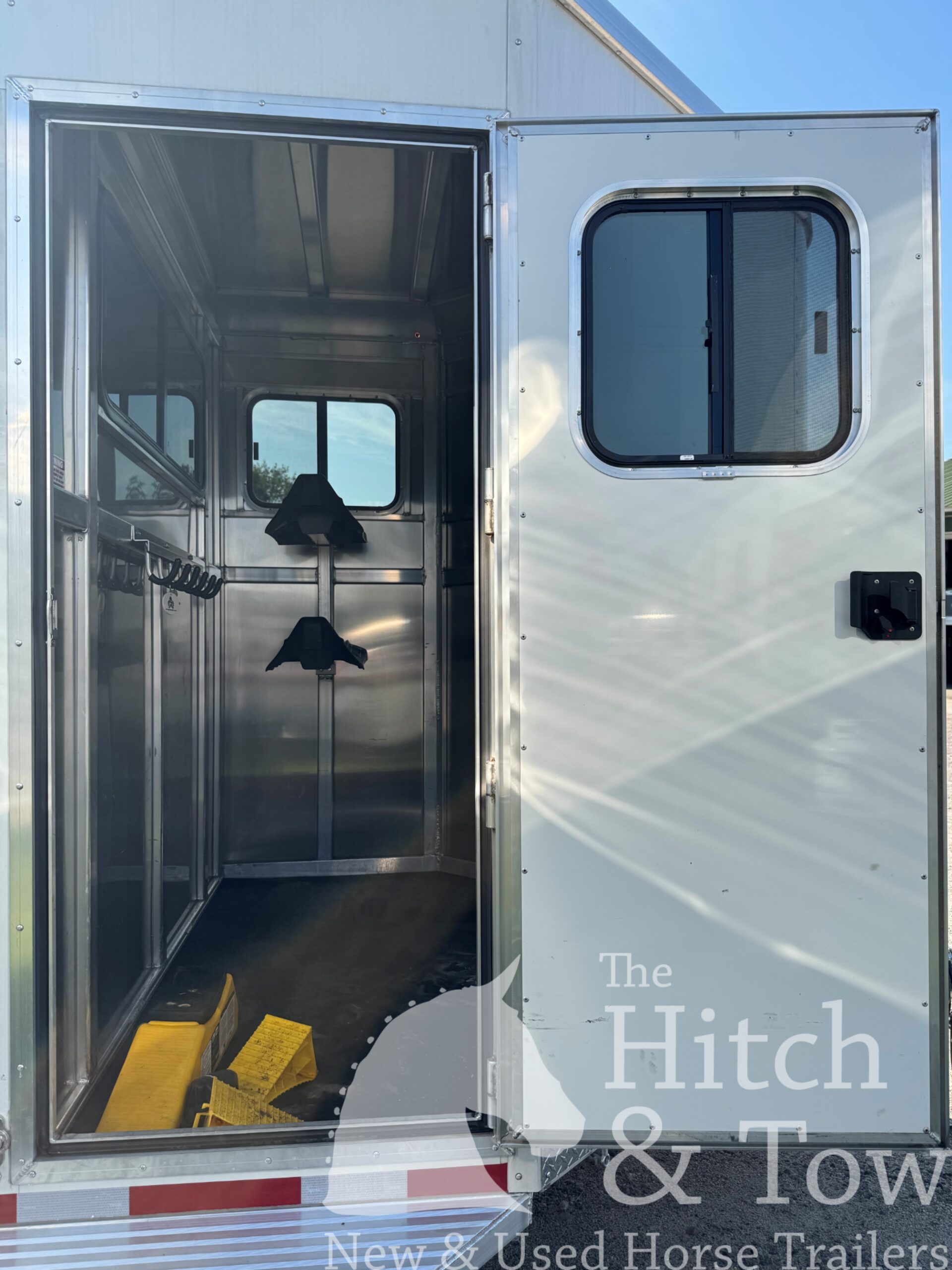 2025 ADAM 2 HORSE BUMPER PULL W/ DRESSING ROOM & UPGRADES!! $18,500