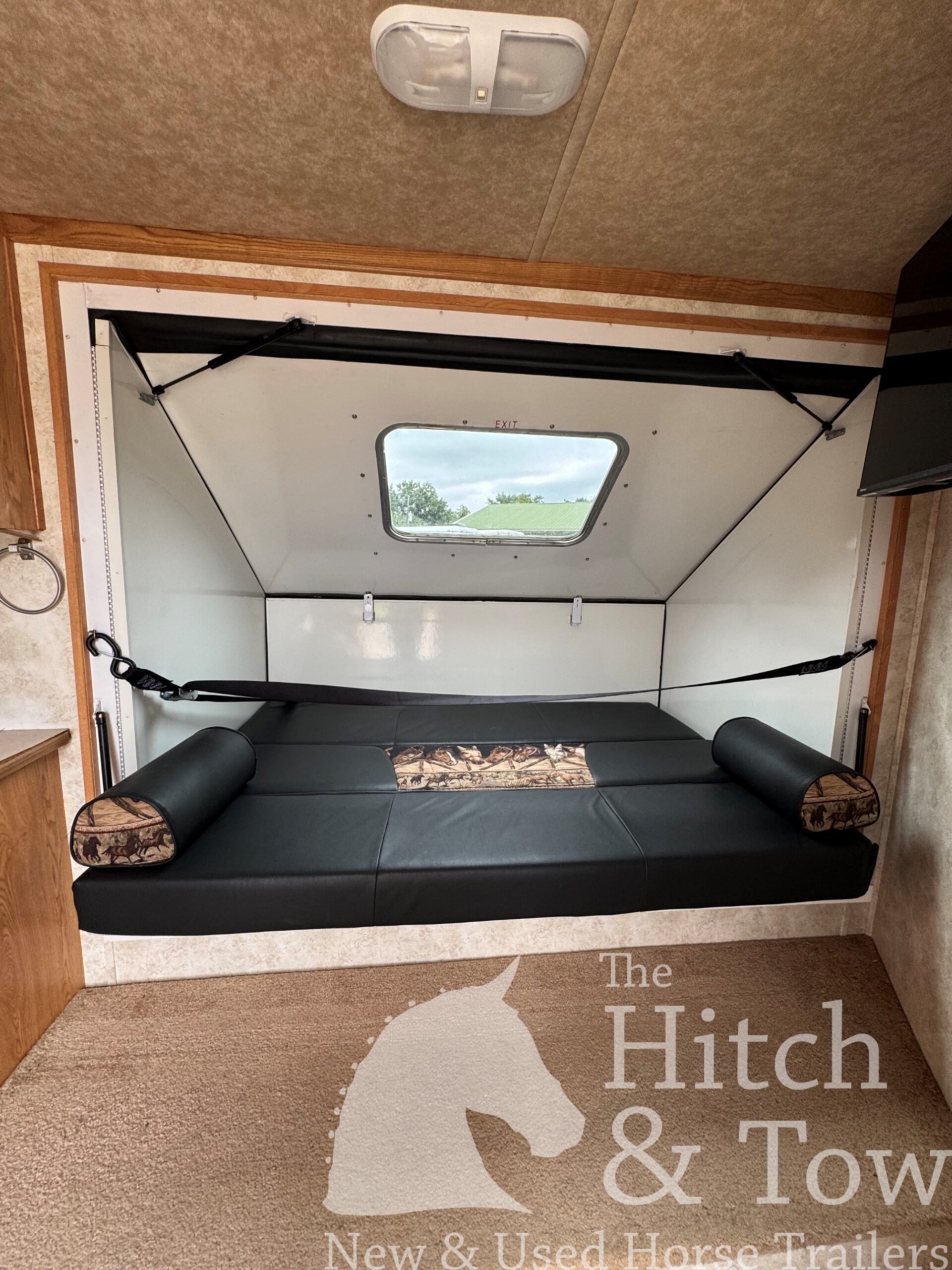 2008 LAKOTA 2 HORSE BUMPER PULL WITH 7′ LIVING QUARTERS $29,900