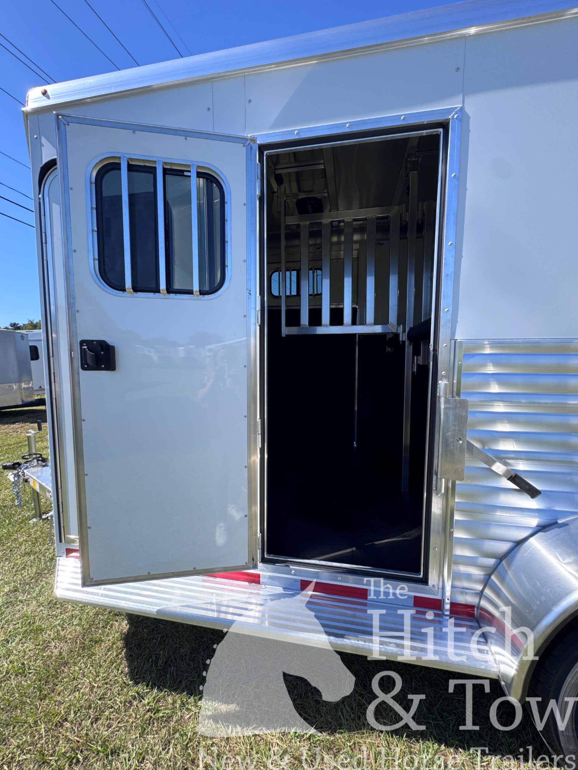 2027 ADAM JULITE 2 HORSE BUMPER PULL W/ SIDE RAMP $24,900
