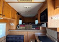2007 JAMCO 2 HORSE STRAIGHT LOAD GOOSENECK WITH 9′ LQ! $37,500