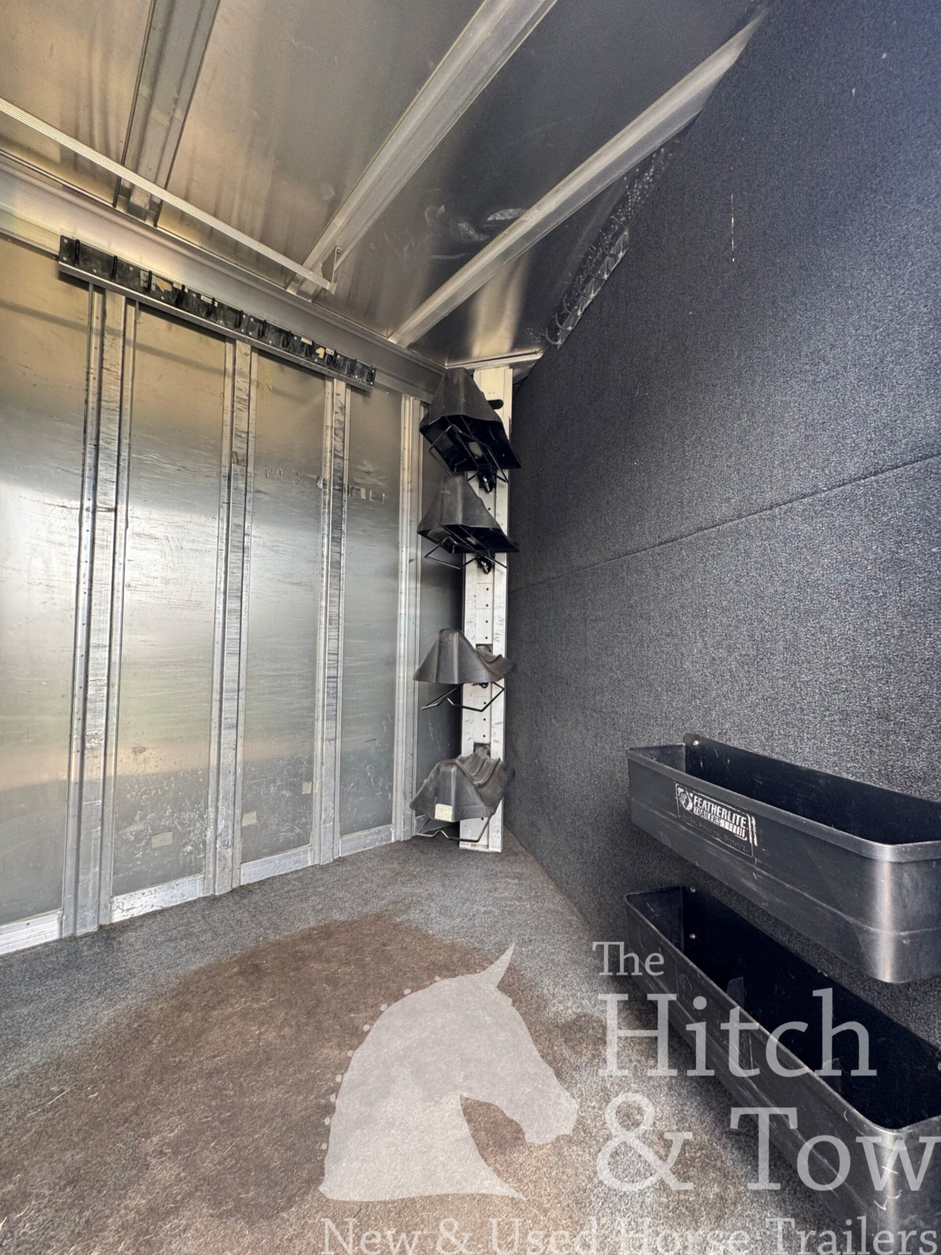 2007 FEATHERLITE 4 HORSE SLANT GOOSENECK HORSE TRAILER $17,500.