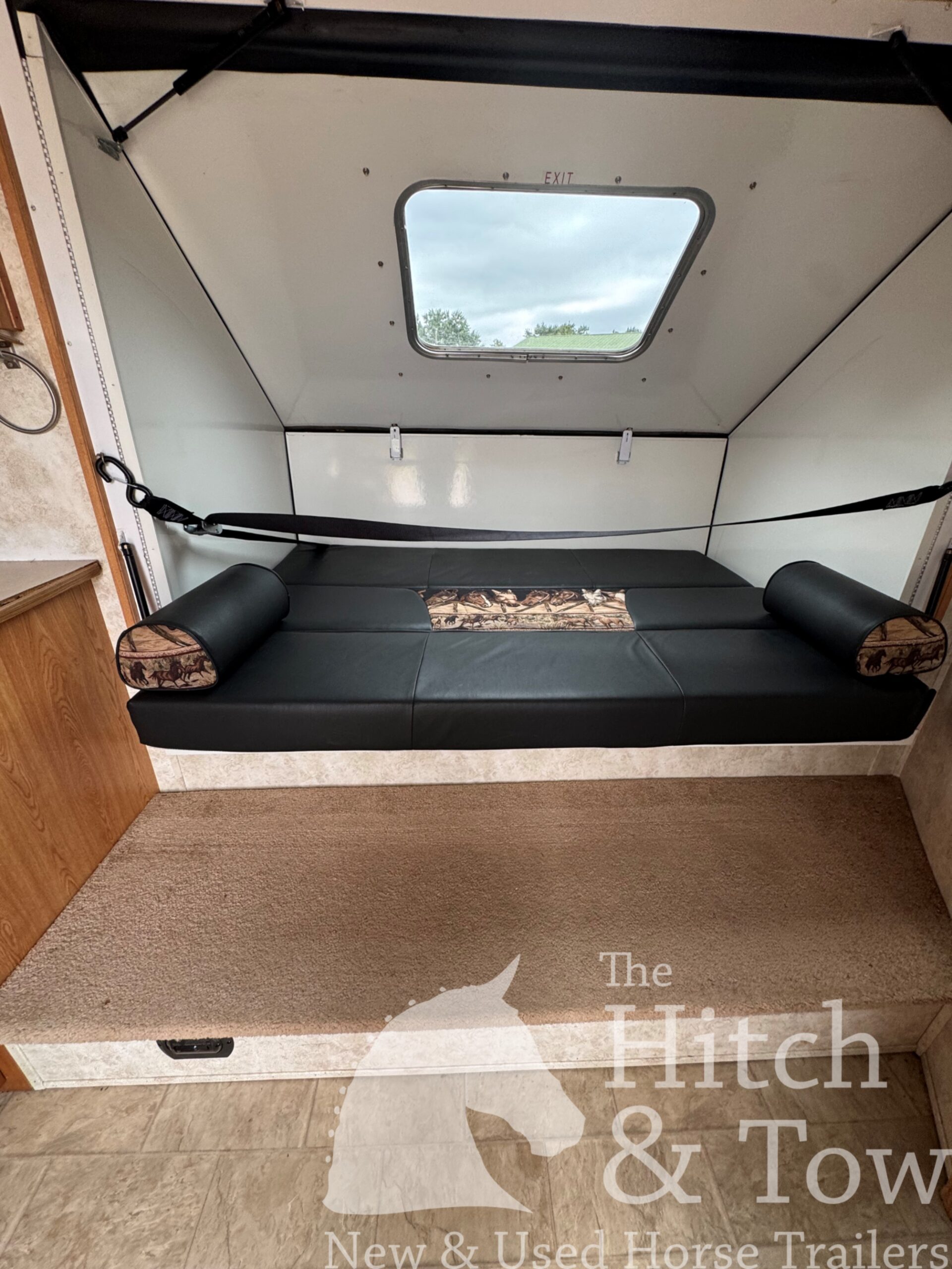 2008 LAKOTA 2 HORSE BUMPER PULL WITH 7′ LIVING QUARTERS $29,900
