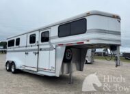2007 HAWK 2 HORSE GOOSENECK TRAILER W/ SIDE RAMP AND DRESSING ROOM! $14,900
