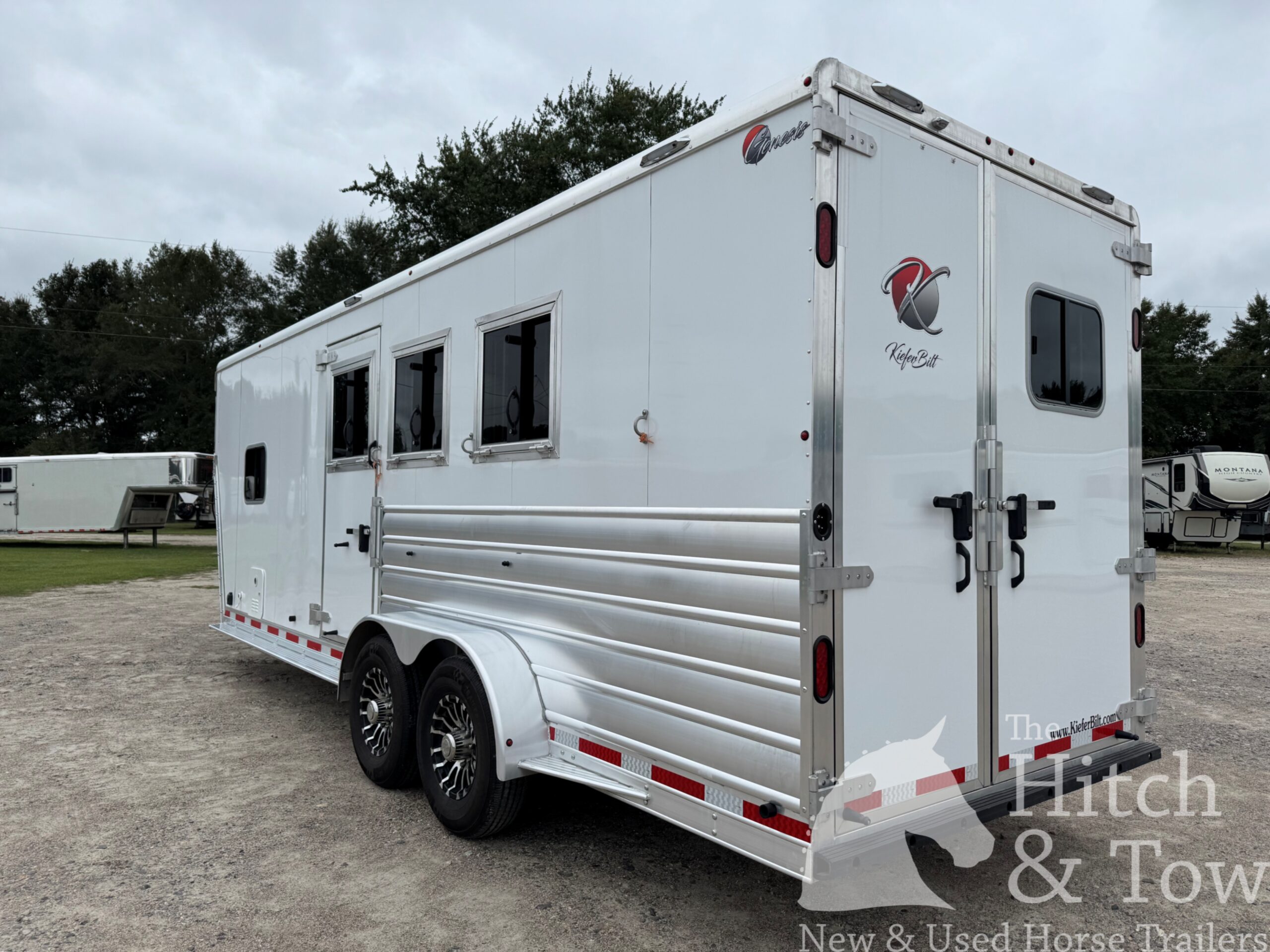 2026 KIEFERBILT LIGHTLY USED 3 HORSE W/ WEEKENDER! $43,500