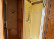 2006 SILVERLITE 3 HORSE GOOSENECK WITH 10′ LIVING QUARTERS $30,000