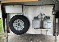 2006 SILVERLITE 3 HORSE GOOSENECK WITH 10′ LIVING QUARTERS $30,000