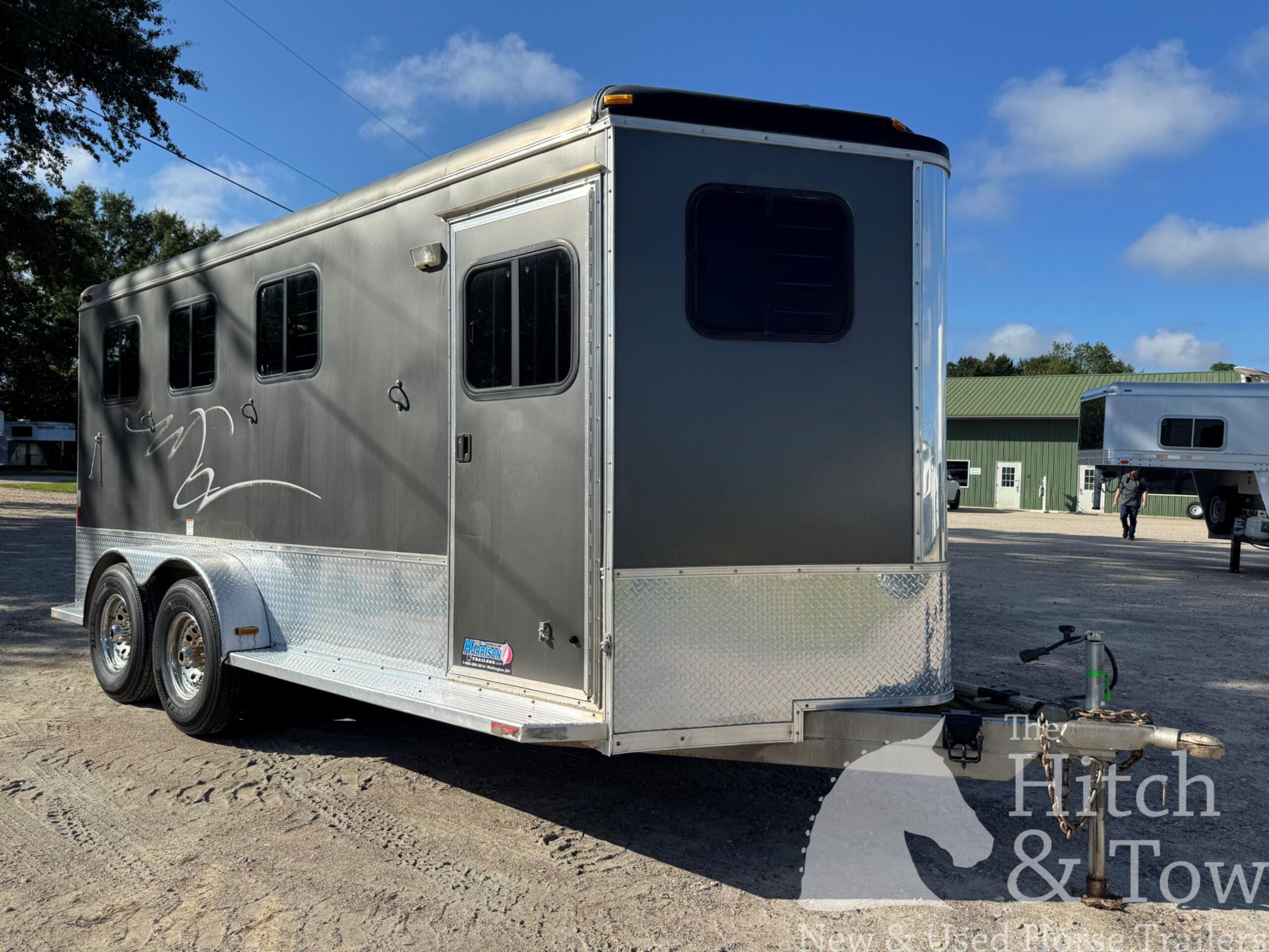 2011 HOMESTEADER 3 HORSE SLANT BUMPER PULL W/ DRESSING ROOM $12,900