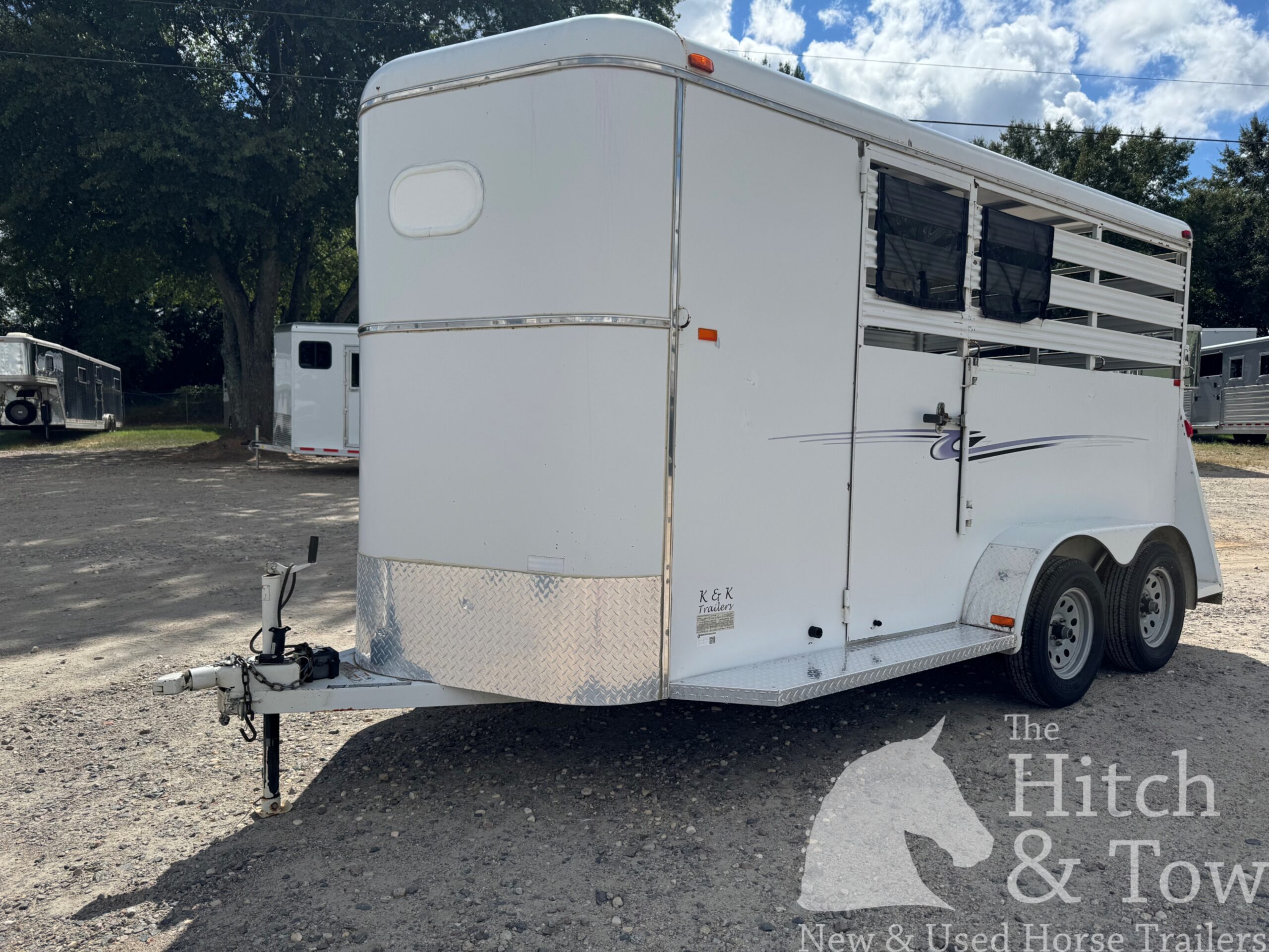 2015 BEE 2 HORSE STRAIGHT LOAD BUMPER PULL STOCK COMBO TRAILER $7,500