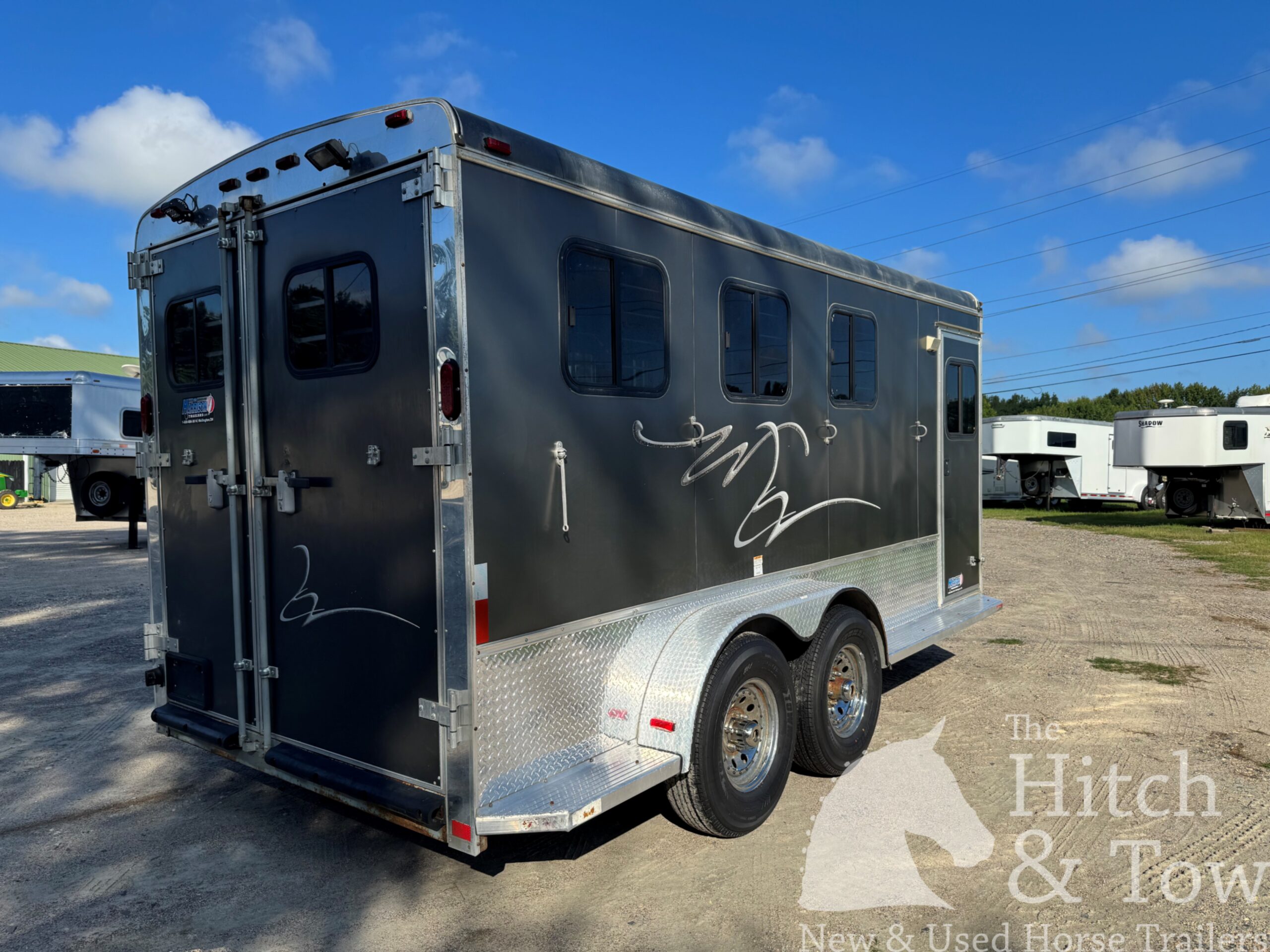 2011 HOMESTEADER 3 HORSE SLANT BUMPER PULL W/ DRESSING ROOM $12,900