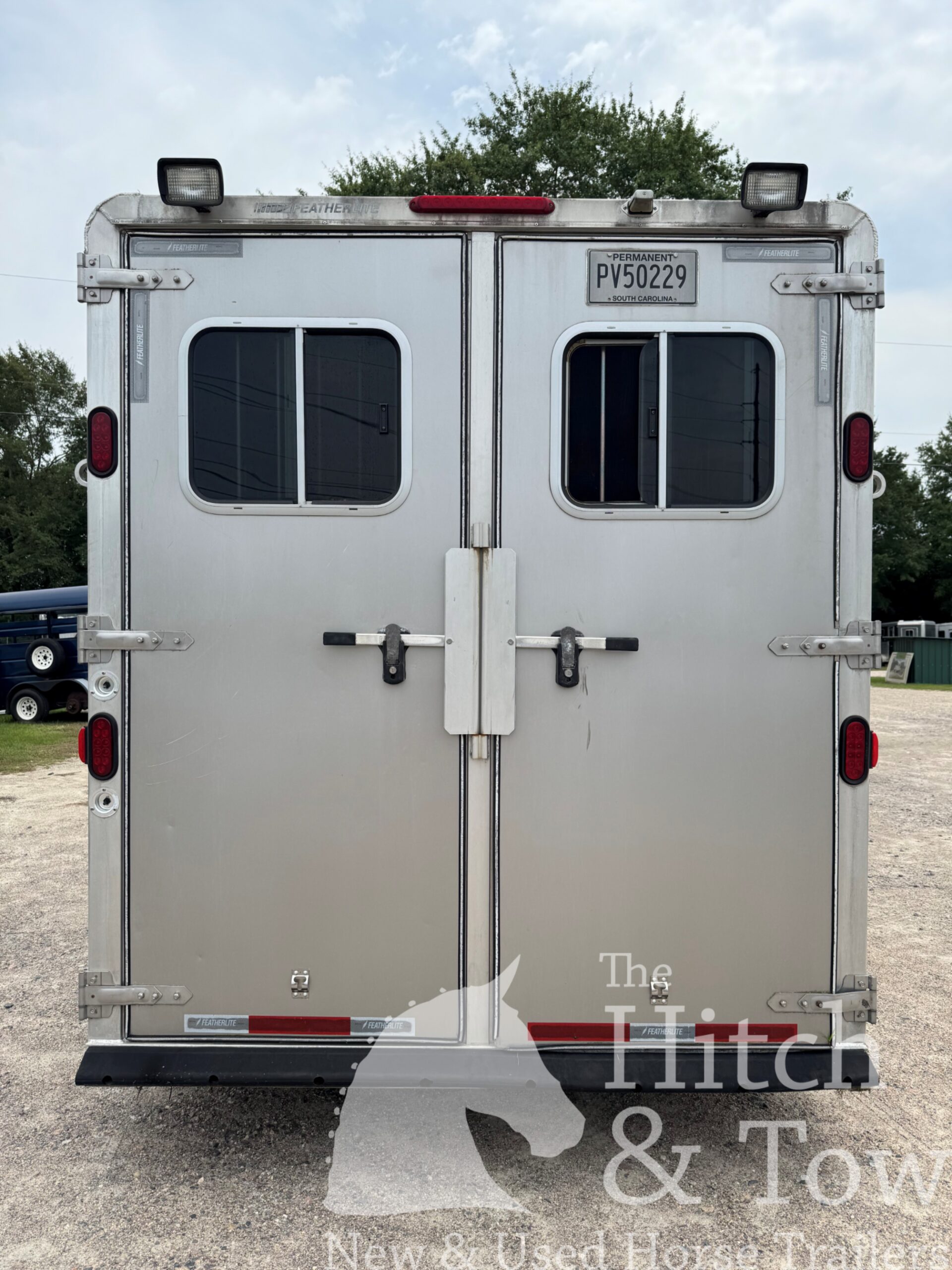 2007 FEATHERLITE 4 HORSE SLANT GOOSENECK HORSE TRAILER $17,500.