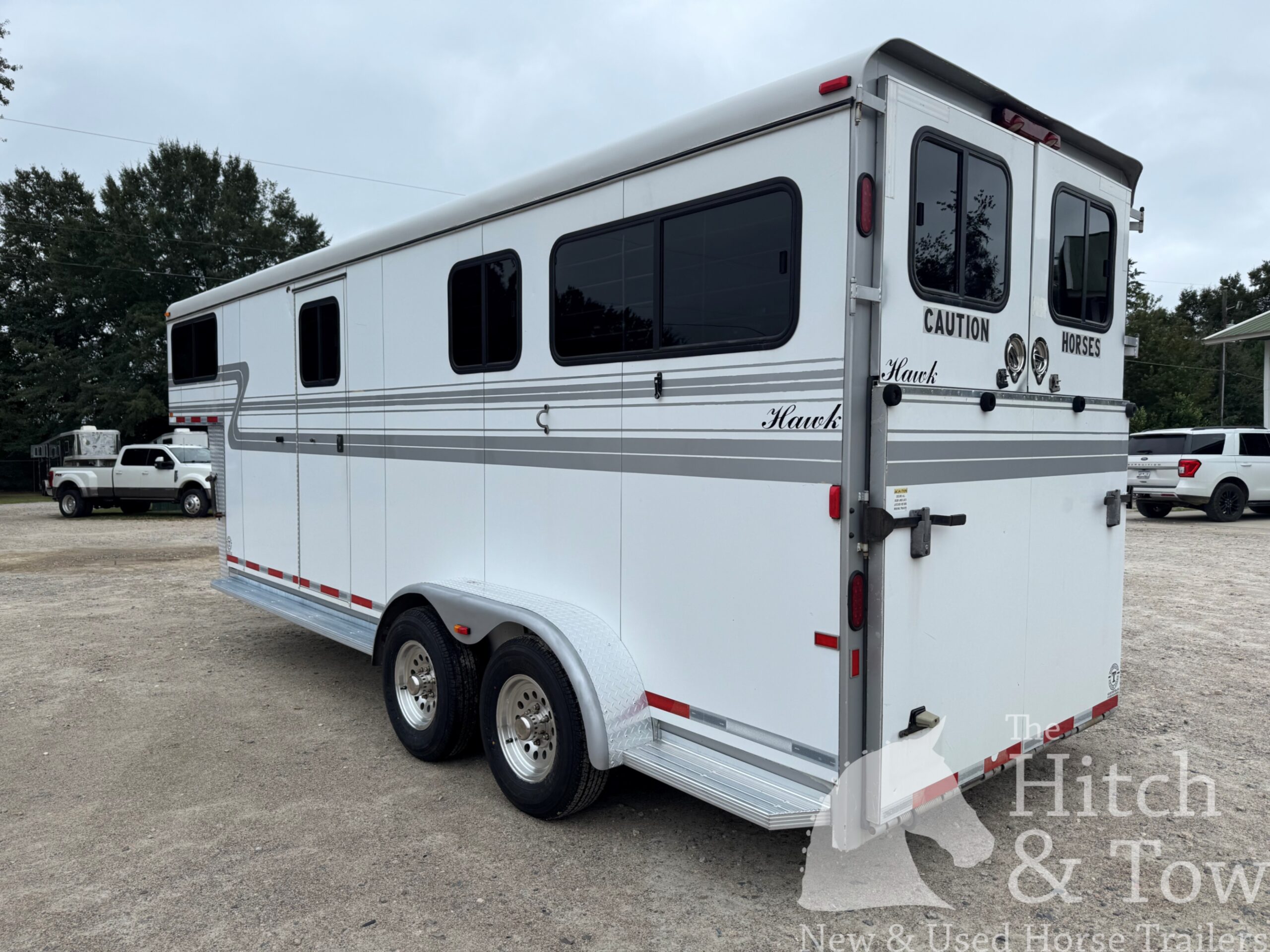 2007 HAWK 2 HORSE GOOSENECK TRAILER W/ SIDE RAMP AND DRESSING ROOM! $14,900