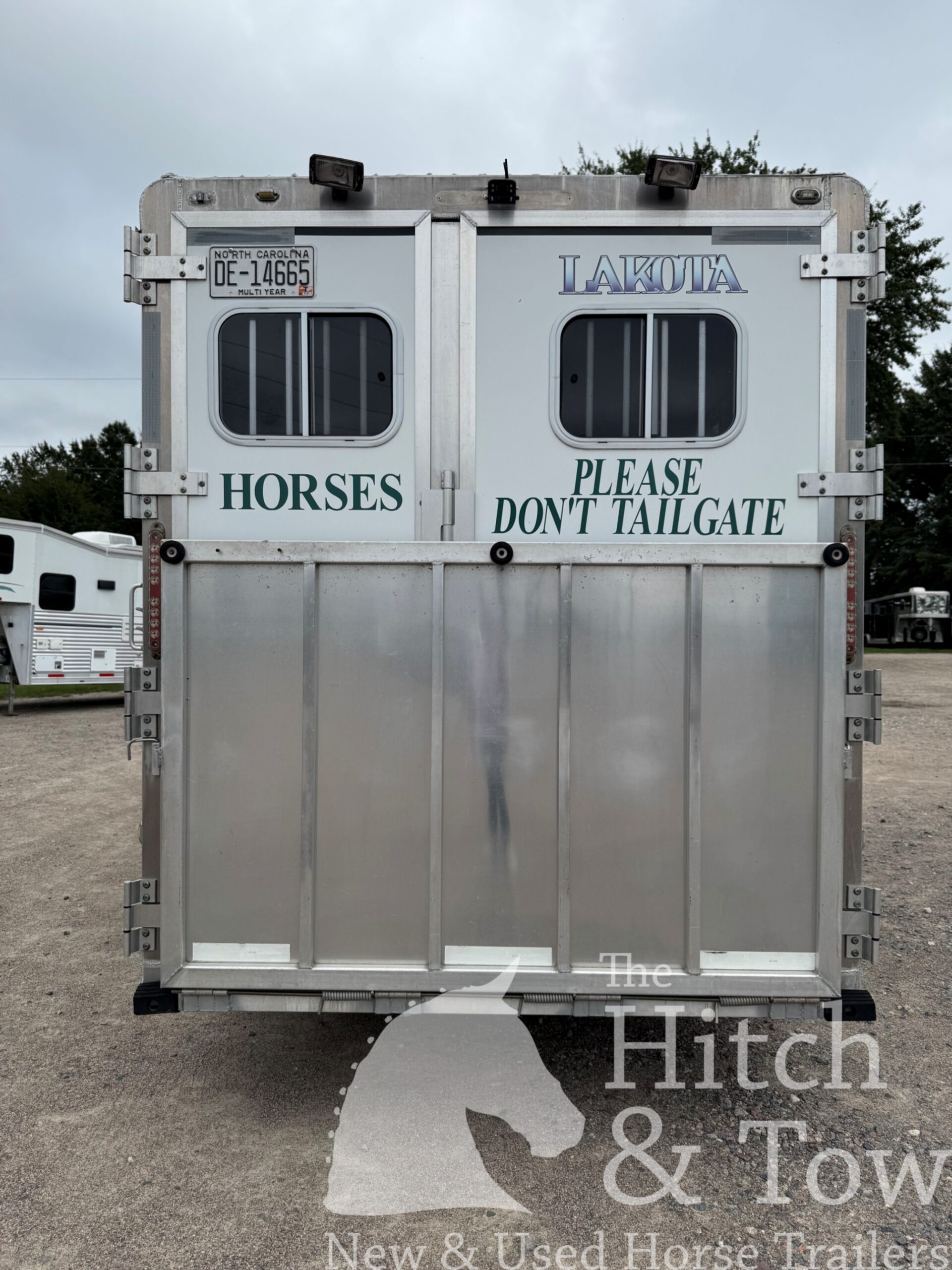 2008 LAKOTA 2 HORSE BUMPER PULL WITH 7′ LIVING QUARTERS $29,900