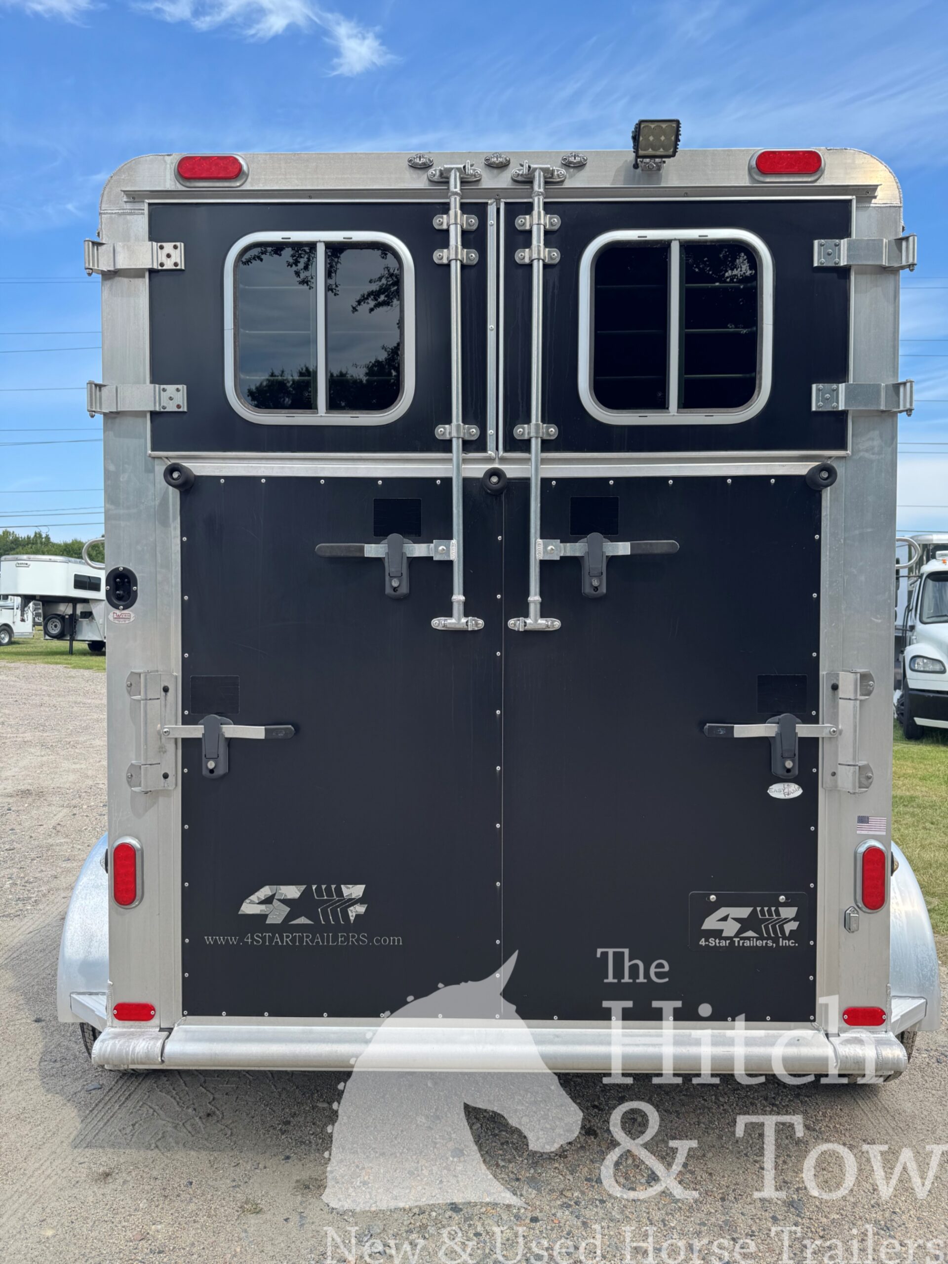 2021 4 STAR 2 HORSE STRAIGHT LOAD BUMPER PULL! $29,500