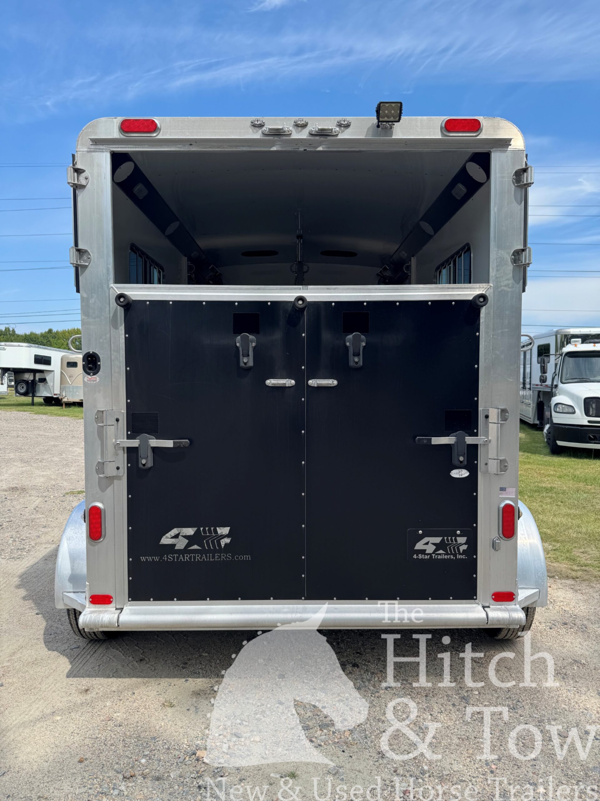 2021 4 STAR 2 HORSE STRAIGHT LOAD BUMPER PULL! $29,500