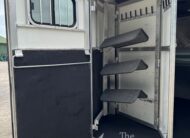 2006 SILVERLITE 3 HORSE GOOSENECK WITH 10′ LIVING QUARTERS $30,000