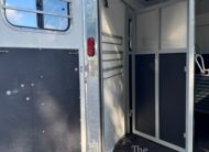 2011 HOMESTEADER 3 HORSE SLANT BUMPER PULL W/ DRESSING ROOM $12,900