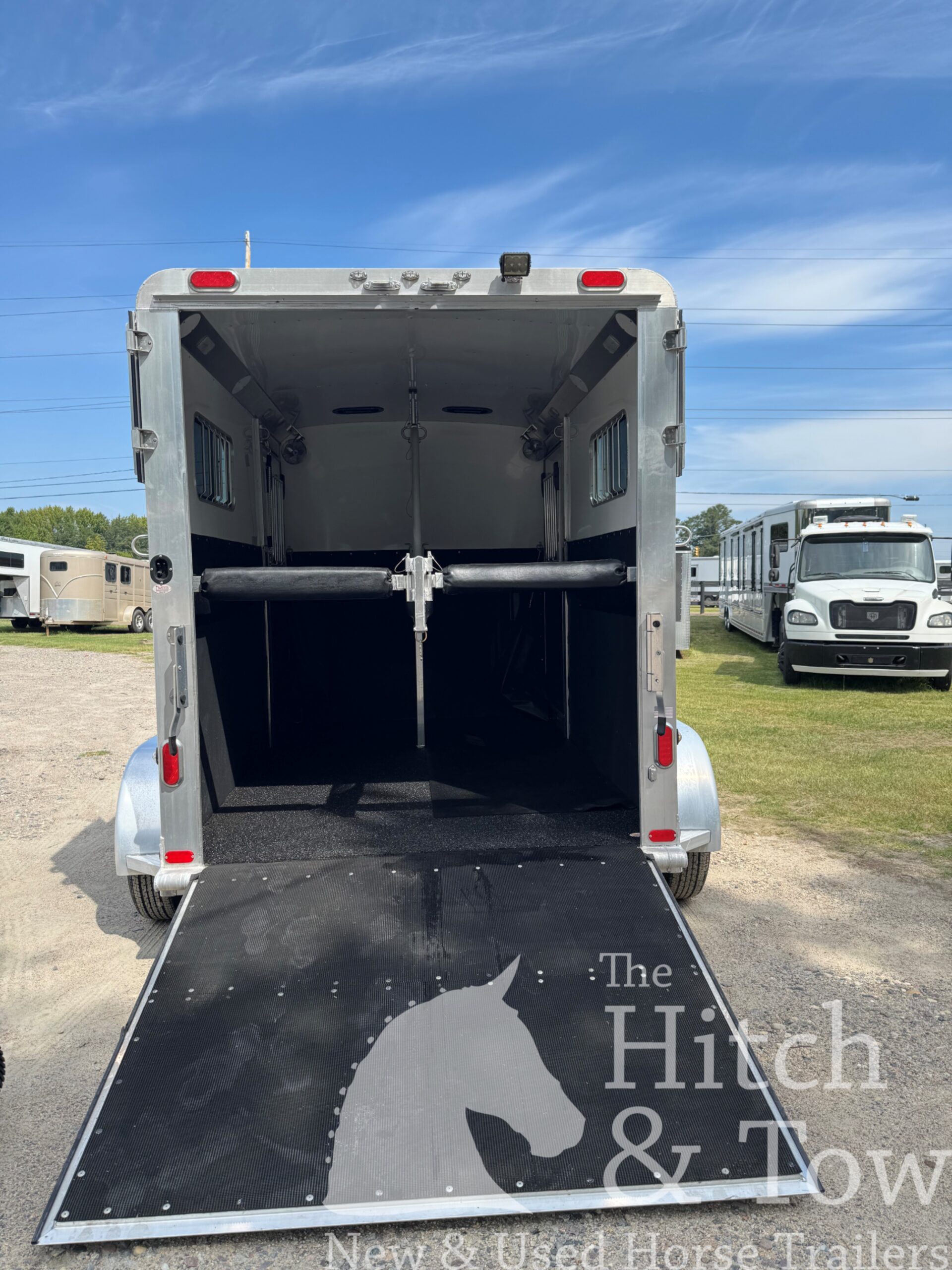 2021 4 STAR 2 HORSE STRAIGHT LOAD BUMPER PULL! $29,500