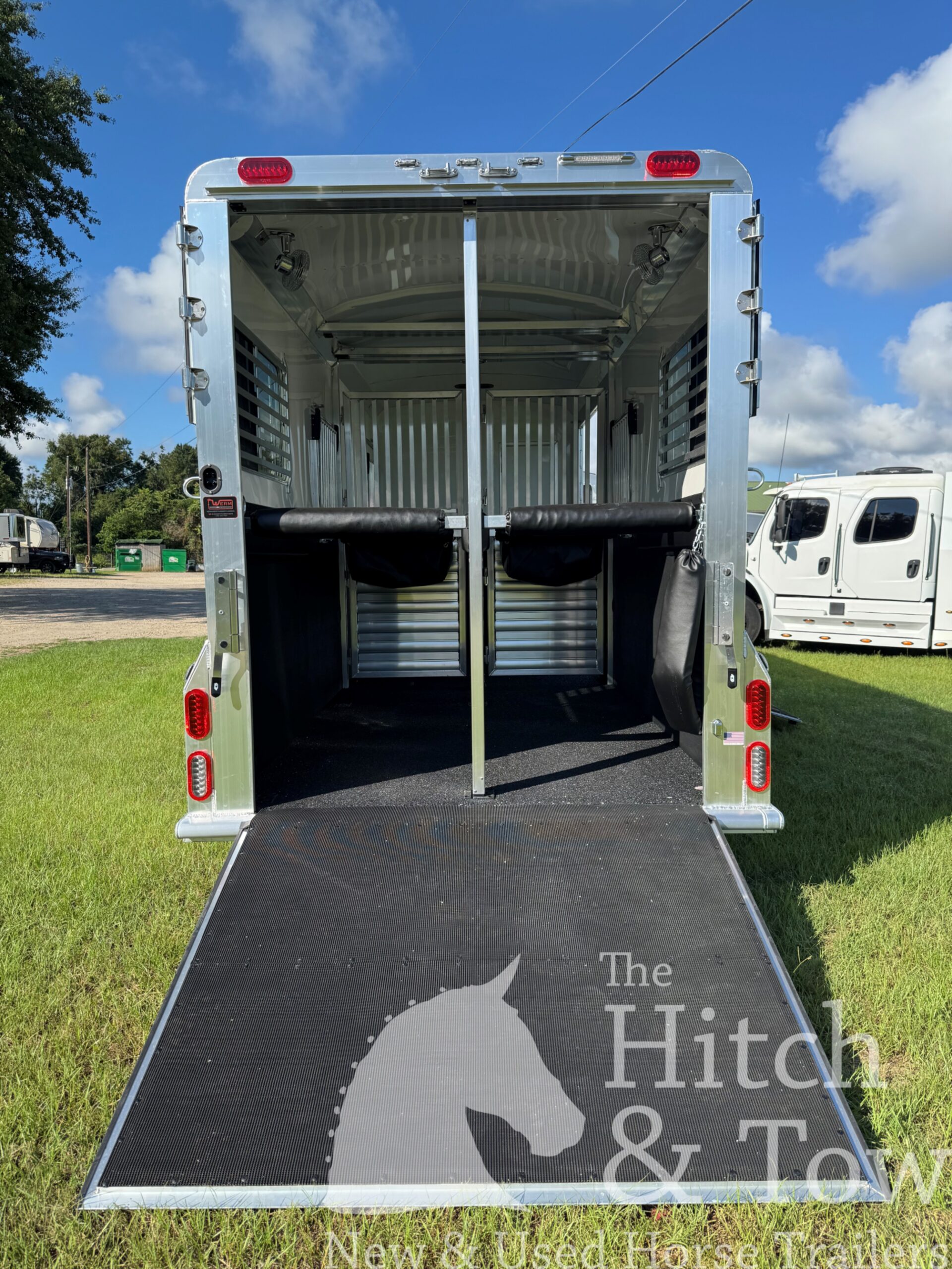 2027 4 STAR 2+1 W/ ROLLING DIVIDER, WERM, 5′ DRESSING ROOM & MORE!! $68,900