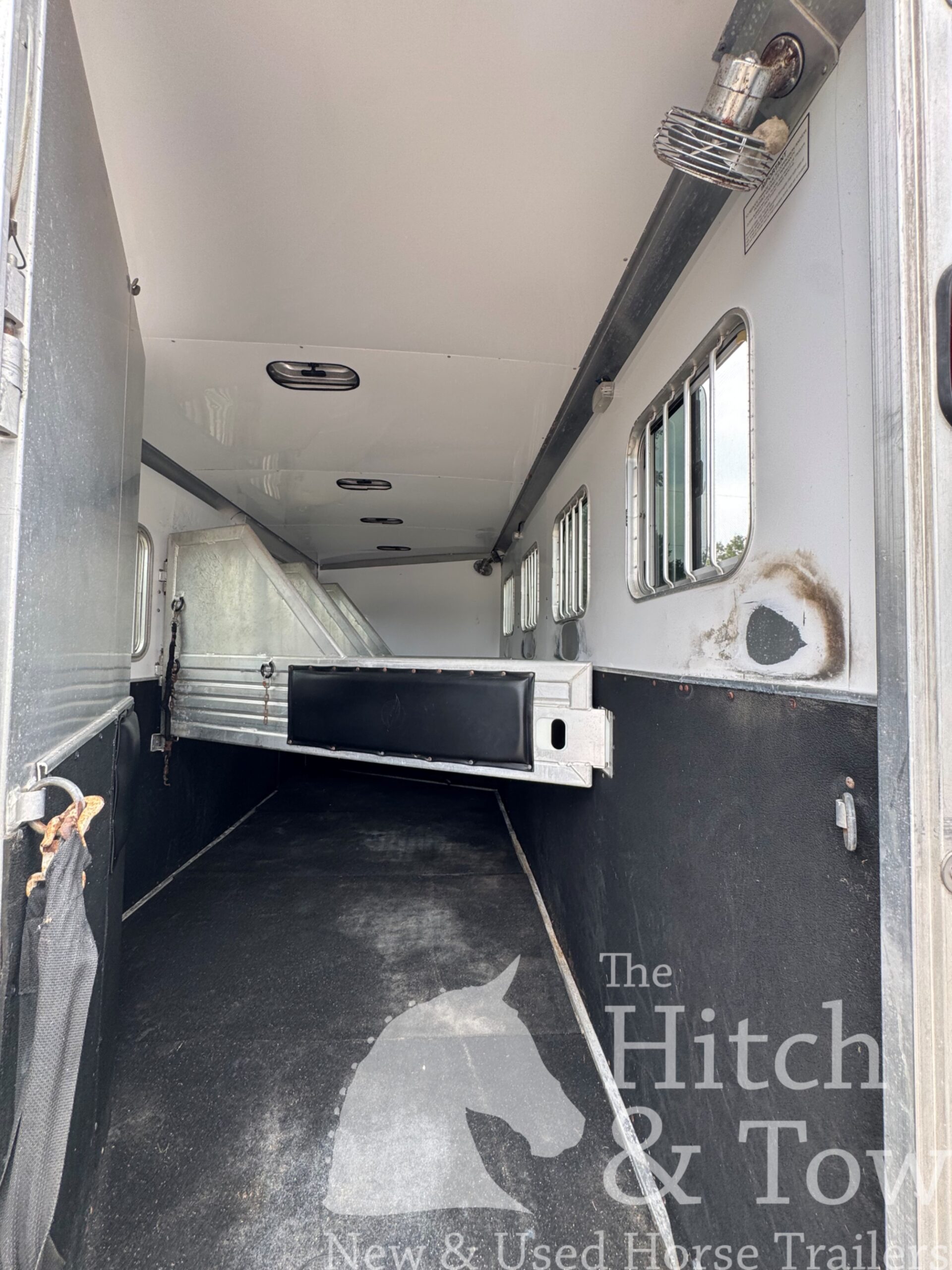 2007 FEATHERLITE 4 HORSE SLANT GOOSENECK HORSE TRAILER $17,500.