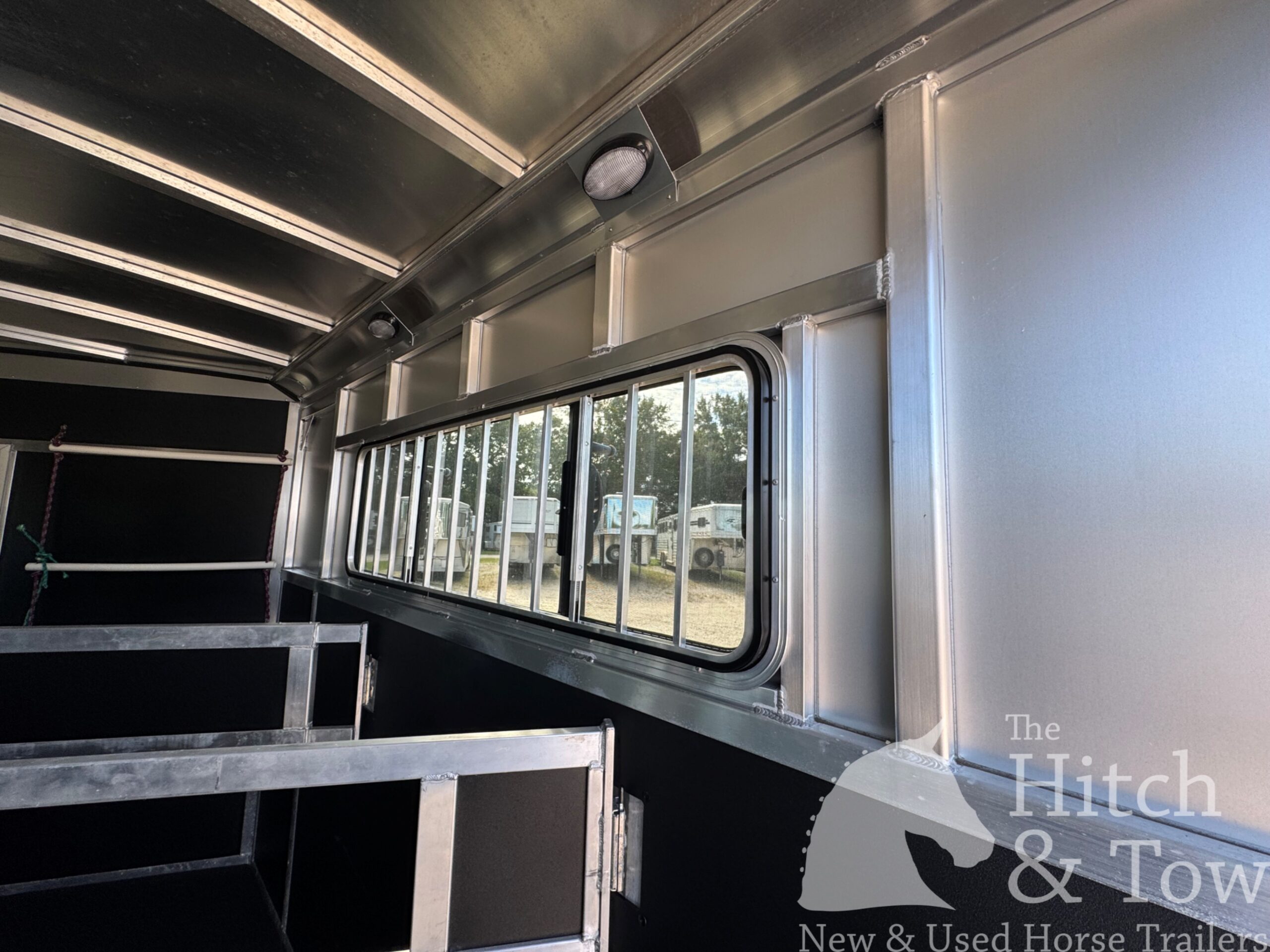 2022 SHADOW 3 HORSE SLANT LOAD LIVING QUARTERS TRAILER W/ UPGRADES & SLIDE OUT! $54,000