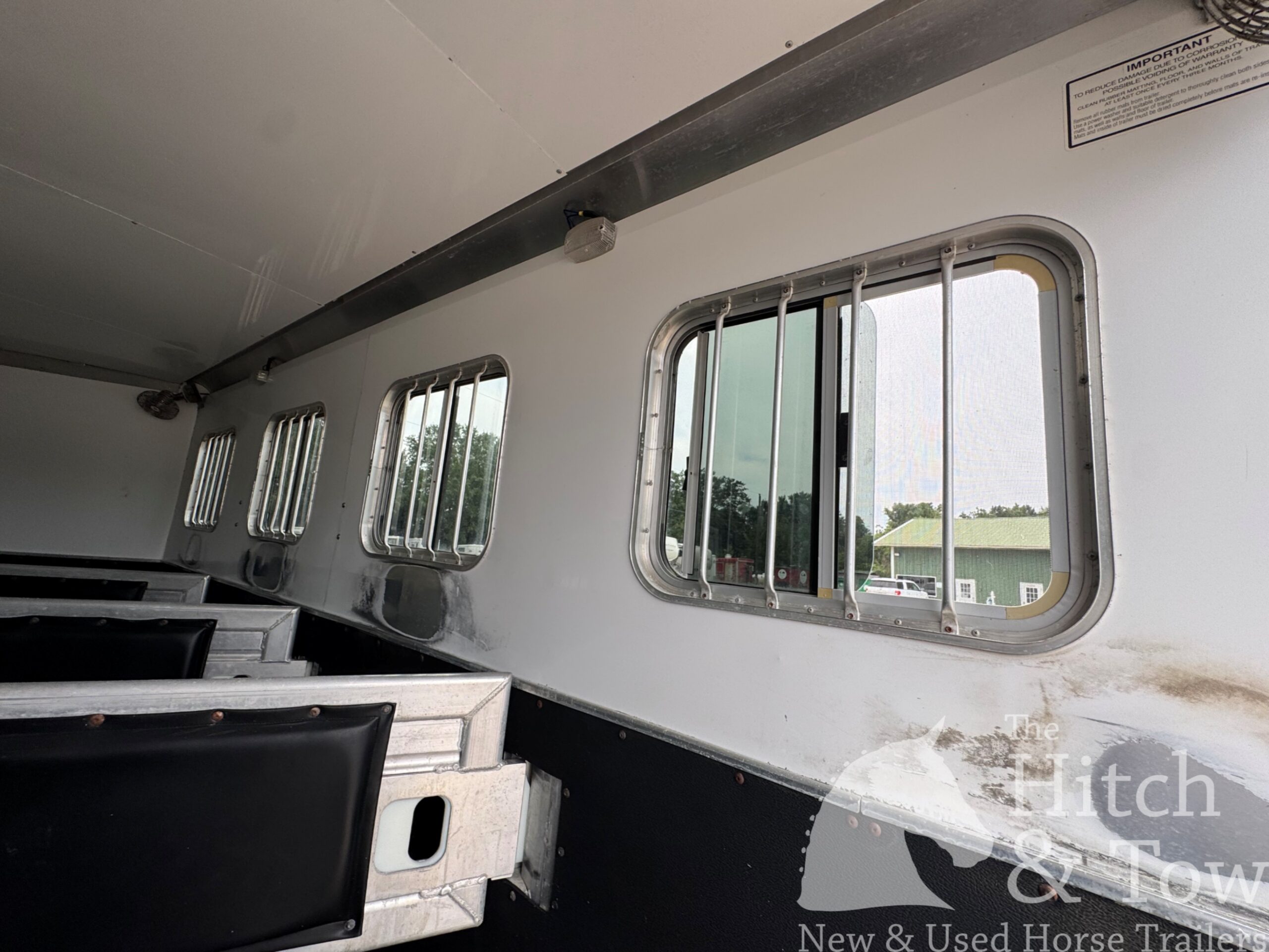 2007 FEATHERLITE 4 HORSE SLANT GOOSENECK HORSE TRAILER $17,500.