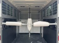 2007 HAWK 2 HORSE GOOSENECK TRAILER W/ SIDE RAMP AND DRESSING ROOM! $14,900