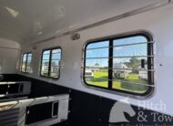 2011 HOMESTEADER 3 HORSE SLANT BUMPER PULL W/ DRESSING ROOM $12,900