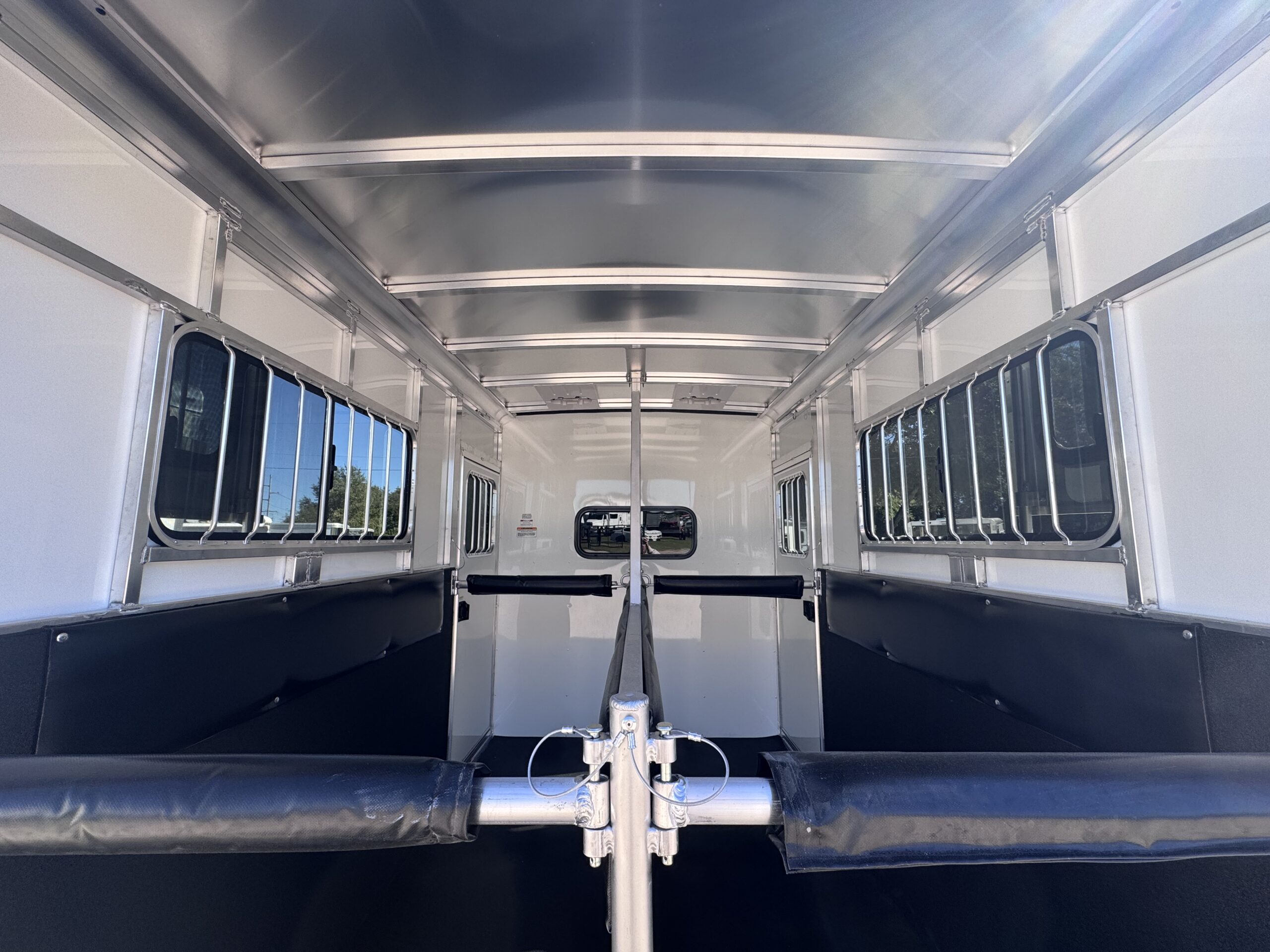 2027 SUNDOWNER CHARTER SE BUMPER PULL 2 HORSE STRAIGHT LOAD w/ GREAT FEATURES! $26,500
