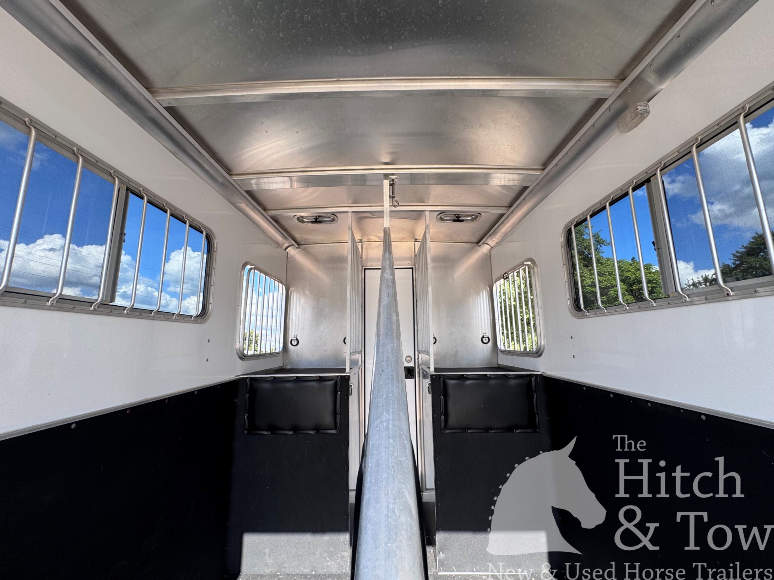 2007 FEATHERLITE 2 HORSE GOOSENECK $12,500