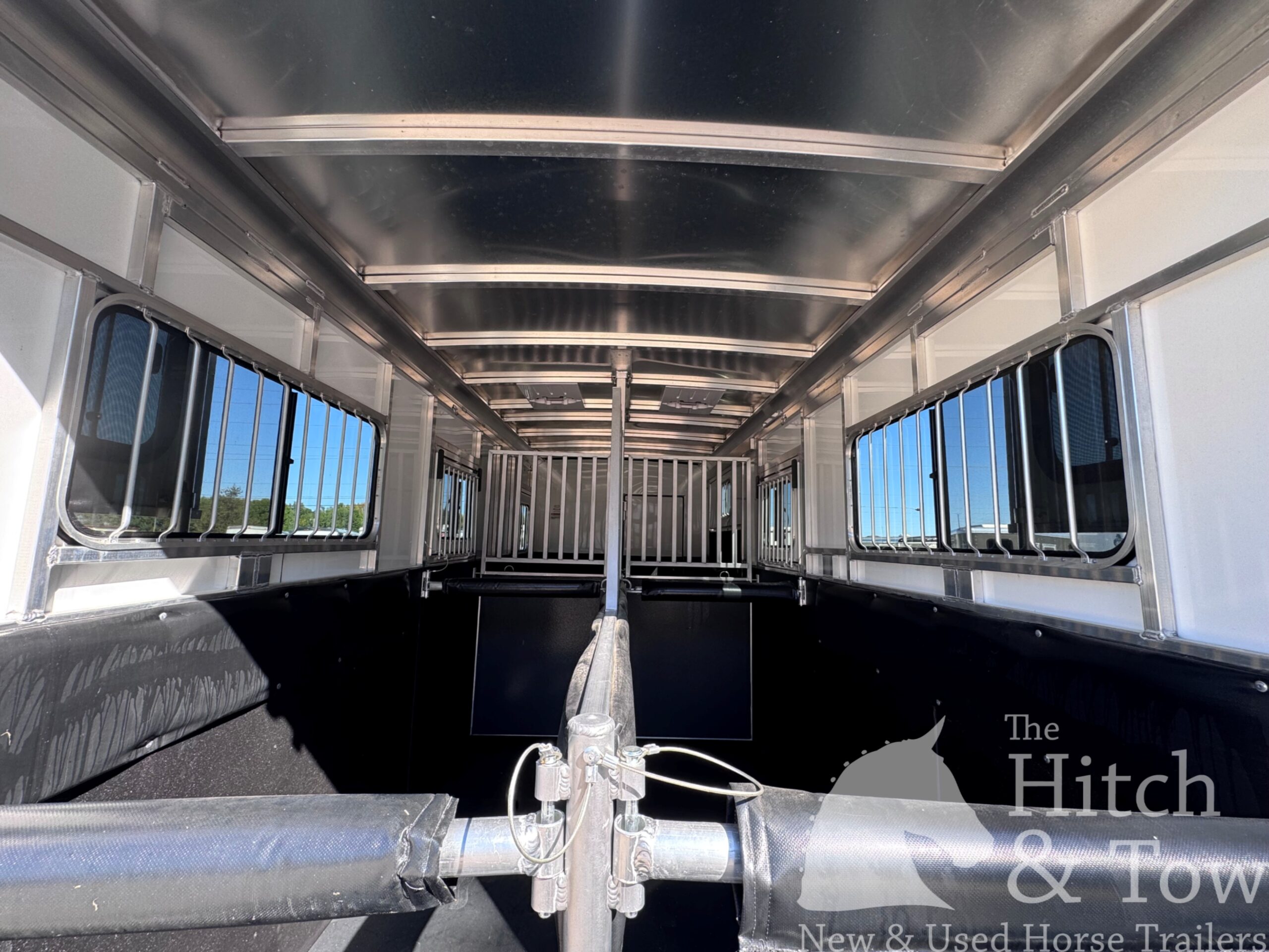 2026 SUNDOWNER CHARTER SE 2+1 GOOSENECK & LIGHTLY USED!! $45,900