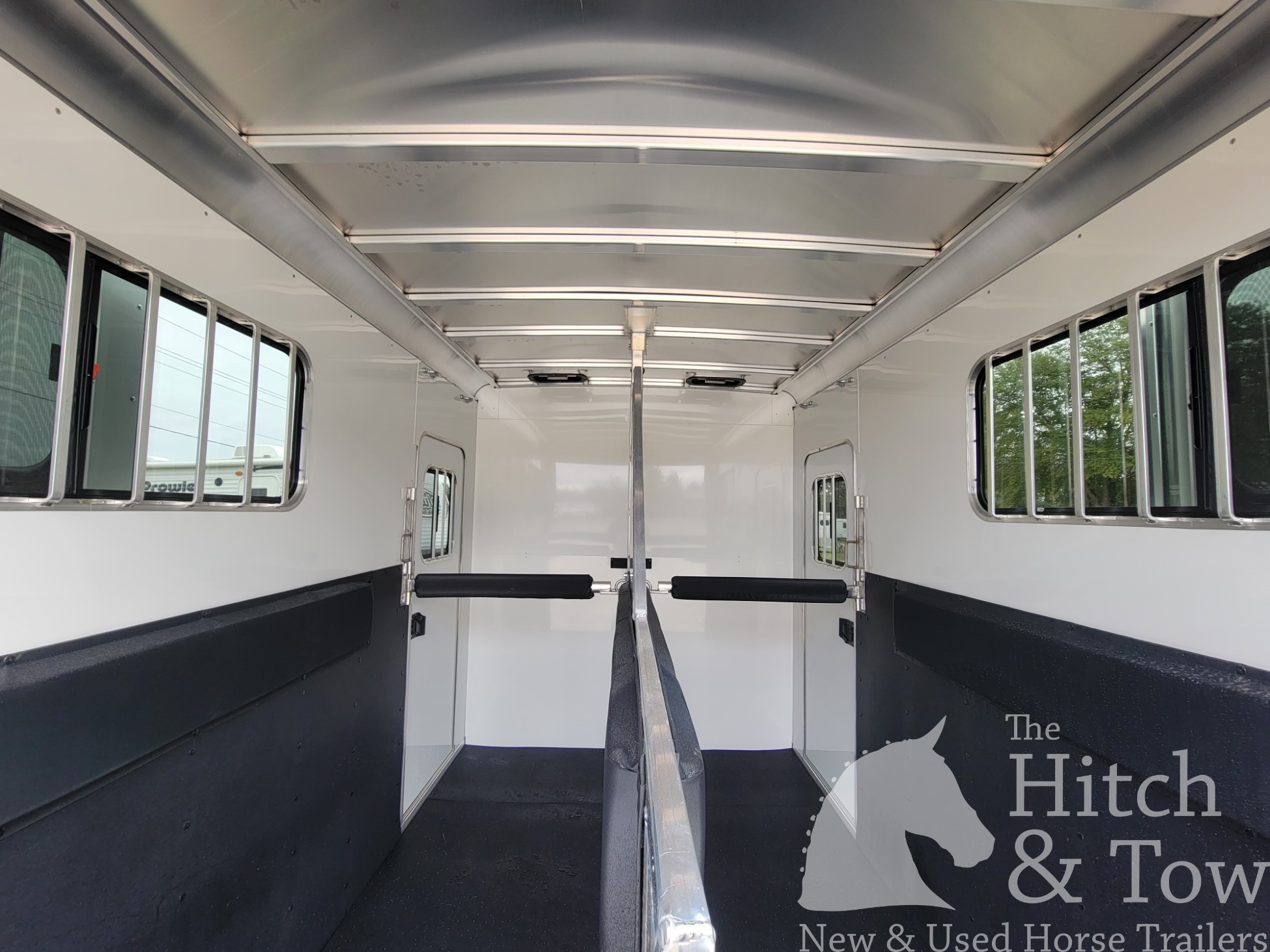 2026 ADAM 2 HORSE BUMPER PULL W/ DRESSING ROOM! $19,000