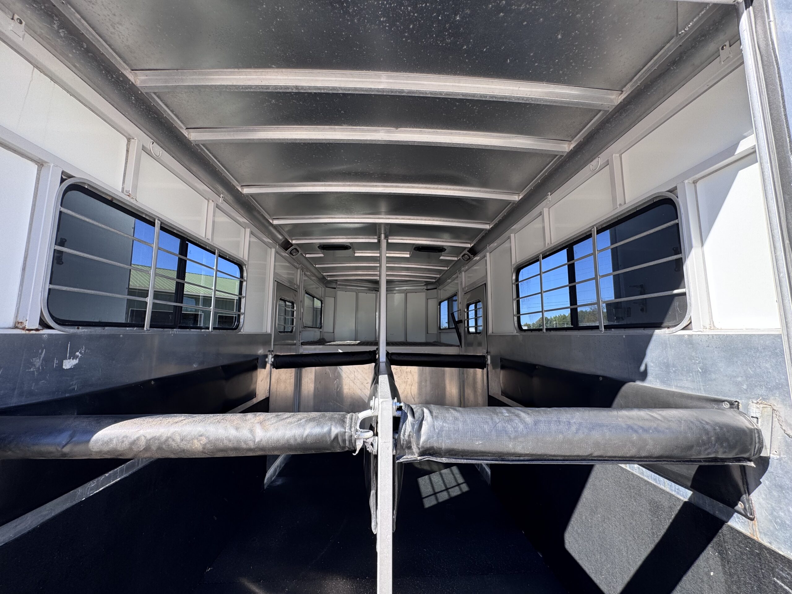 1998 SUNDOWNER 2 HORSE GOOSENECK NO DRESSING ROOM! $8,350