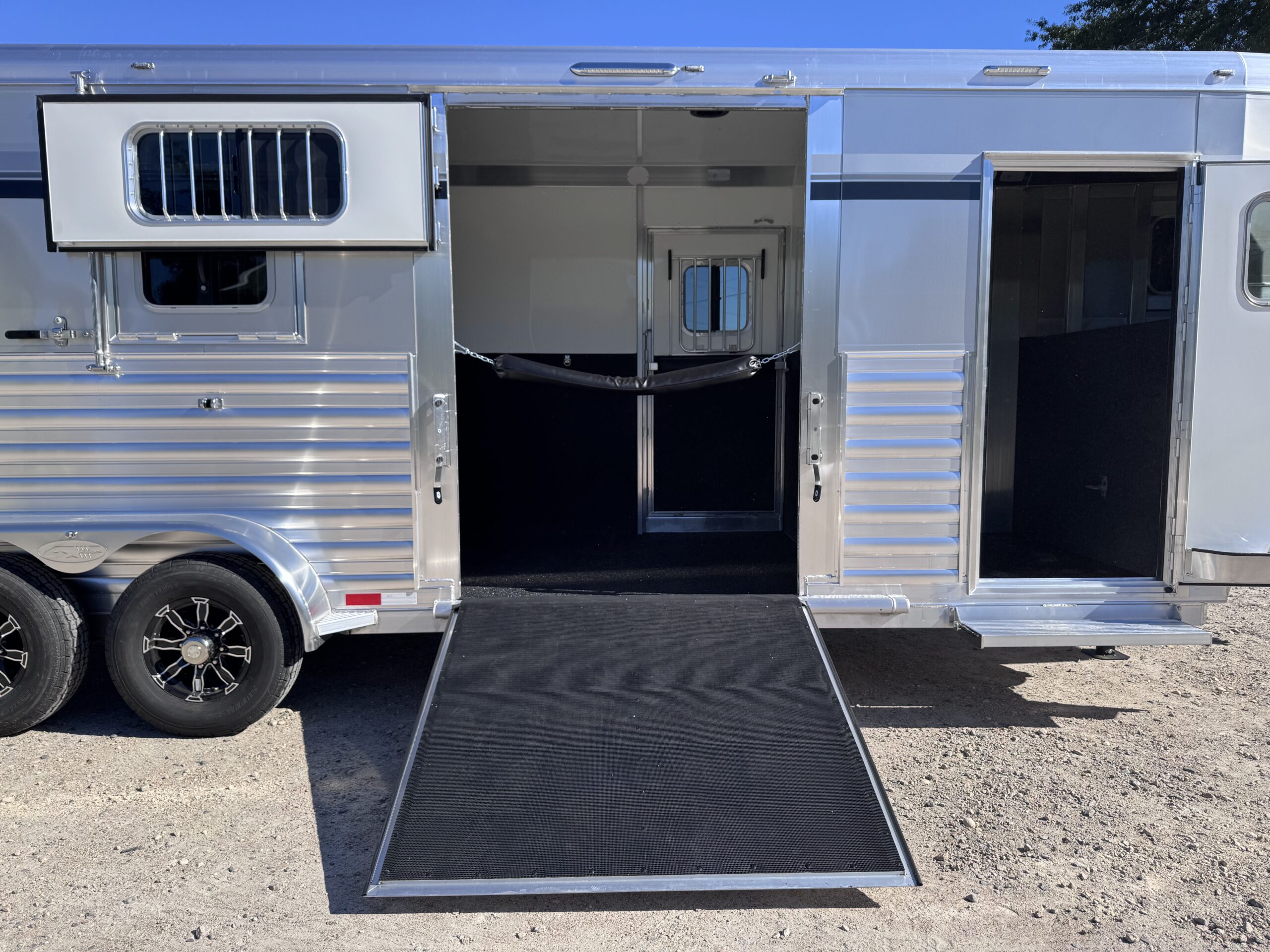 2027 4 STAR 2+1 W/ ROLLING DIVIDER, WERM, 5′ DRESSING ROOM & MORE!! $75,900