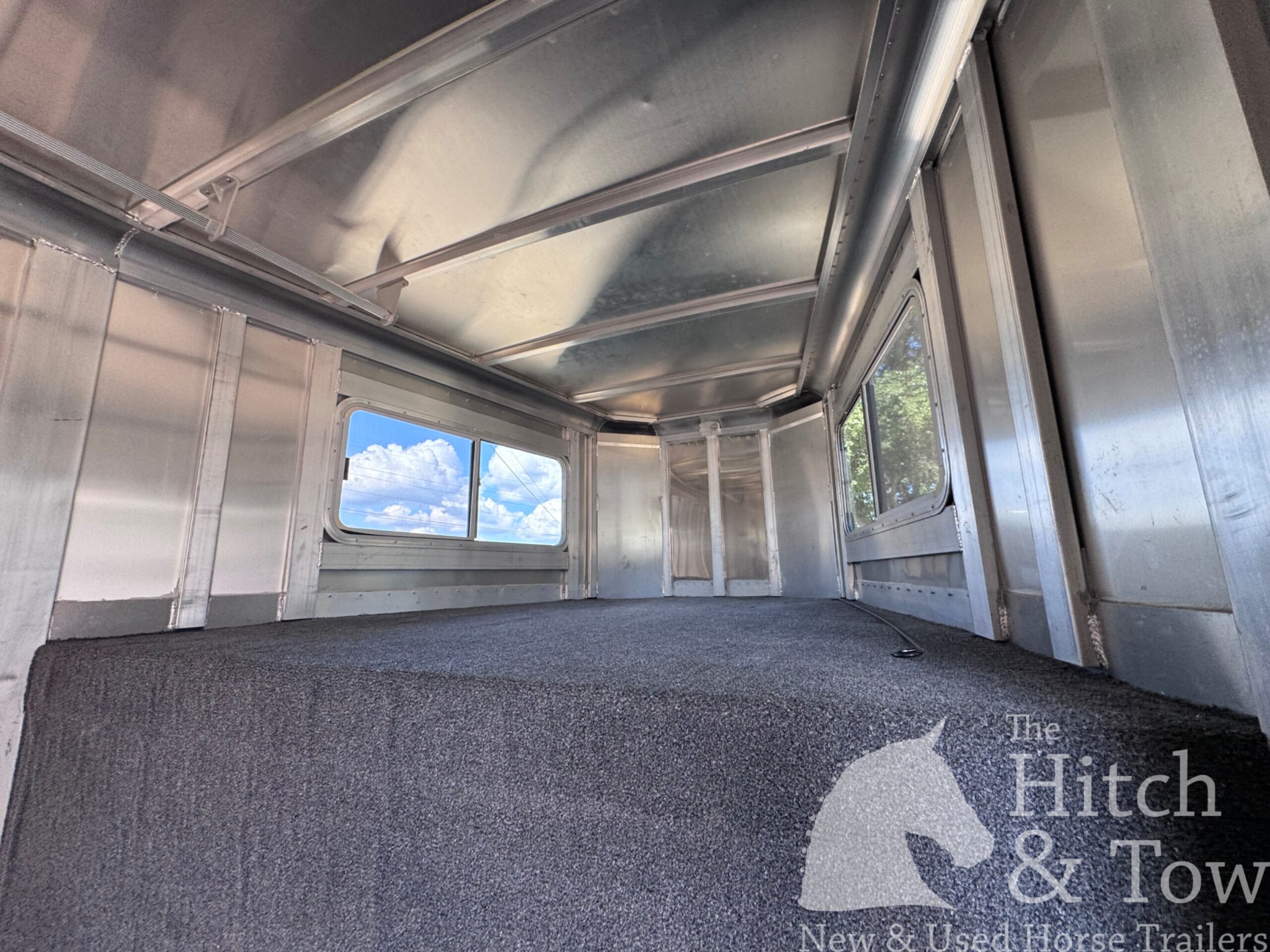 2007 FEATHERLITE 2 HORSE GOOSENECK $12,500