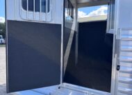 LIGHTLY USED~ 2026 4 STAR 2 HORSE STRAIGHT LOAD BUMPER PULL W/ SIDE RAMP! $42,900
